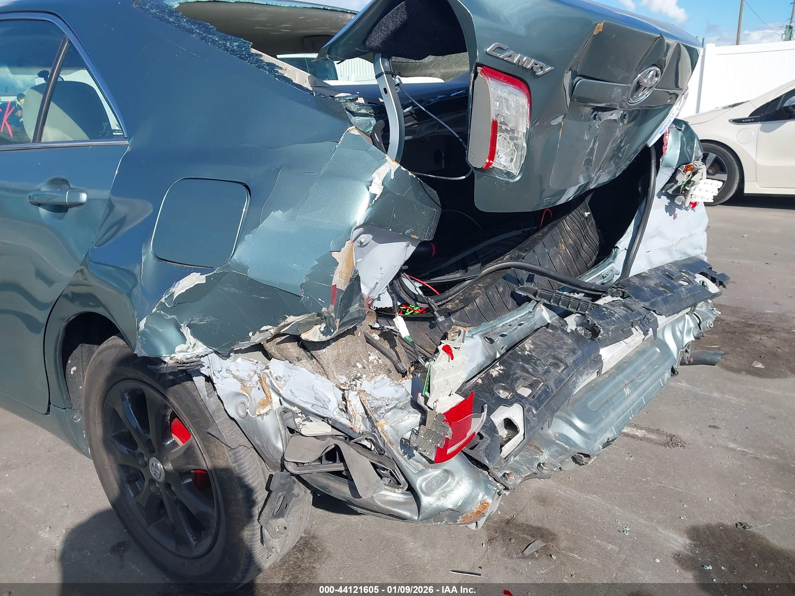 TOYOTA CAMRY image 6