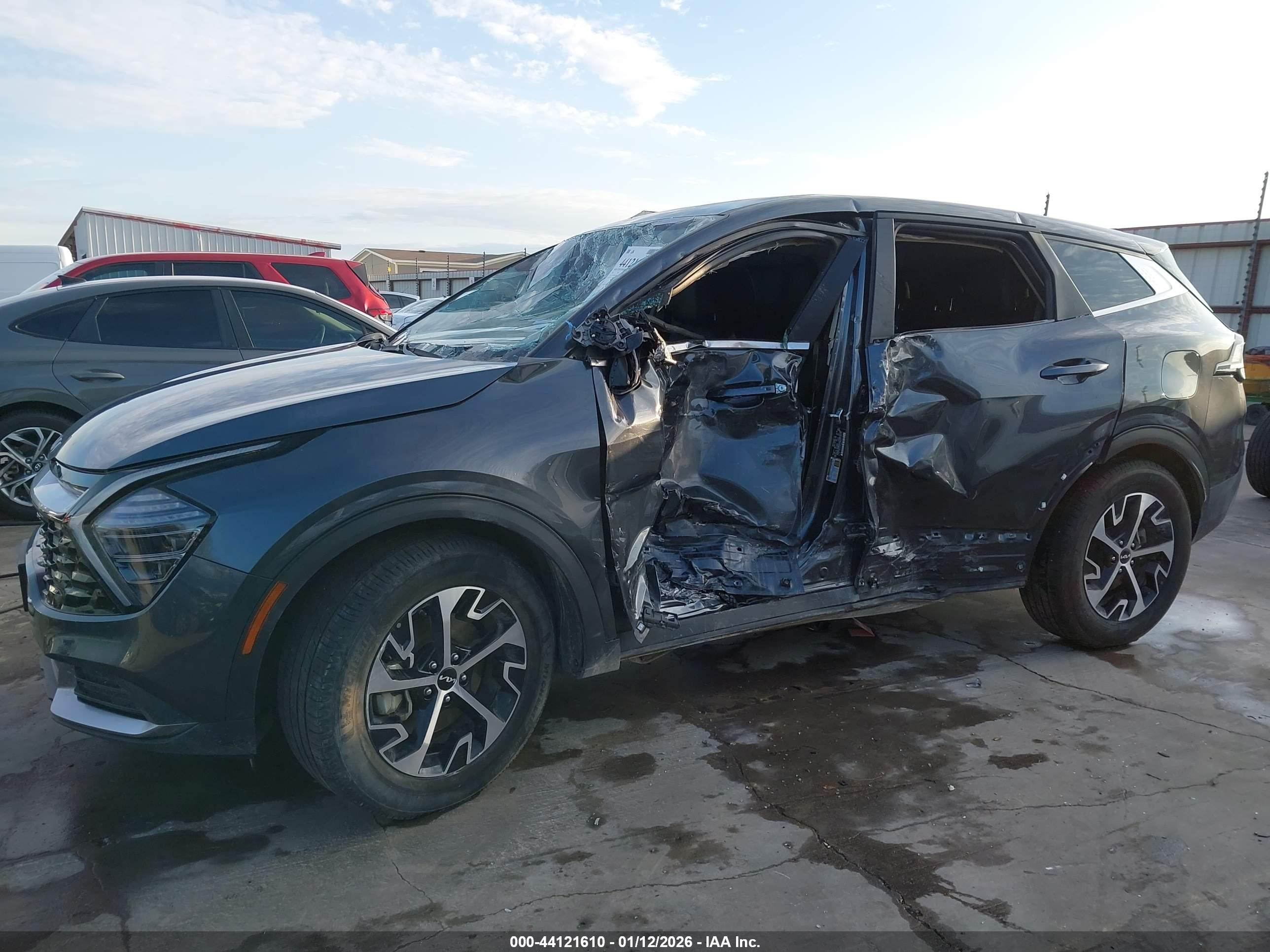KIA SPORTAGE image 6
