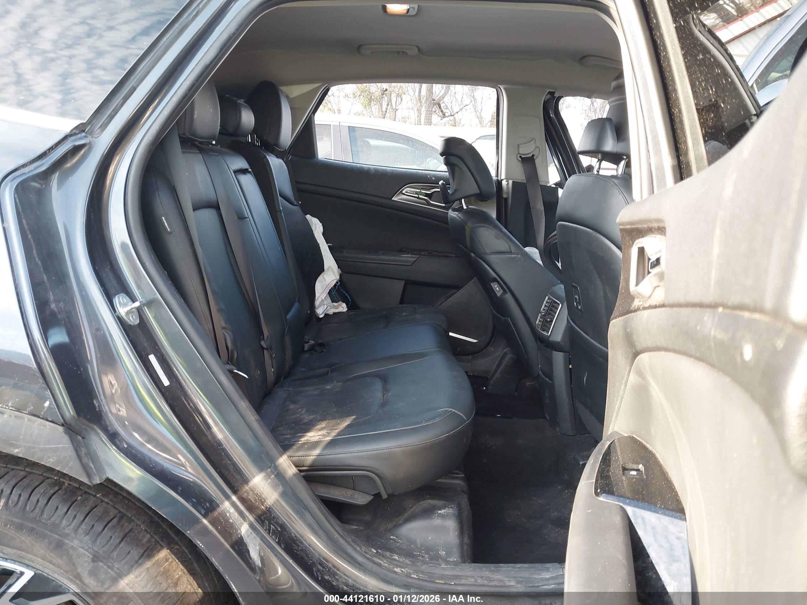 KIA SPORTAGE image 8
