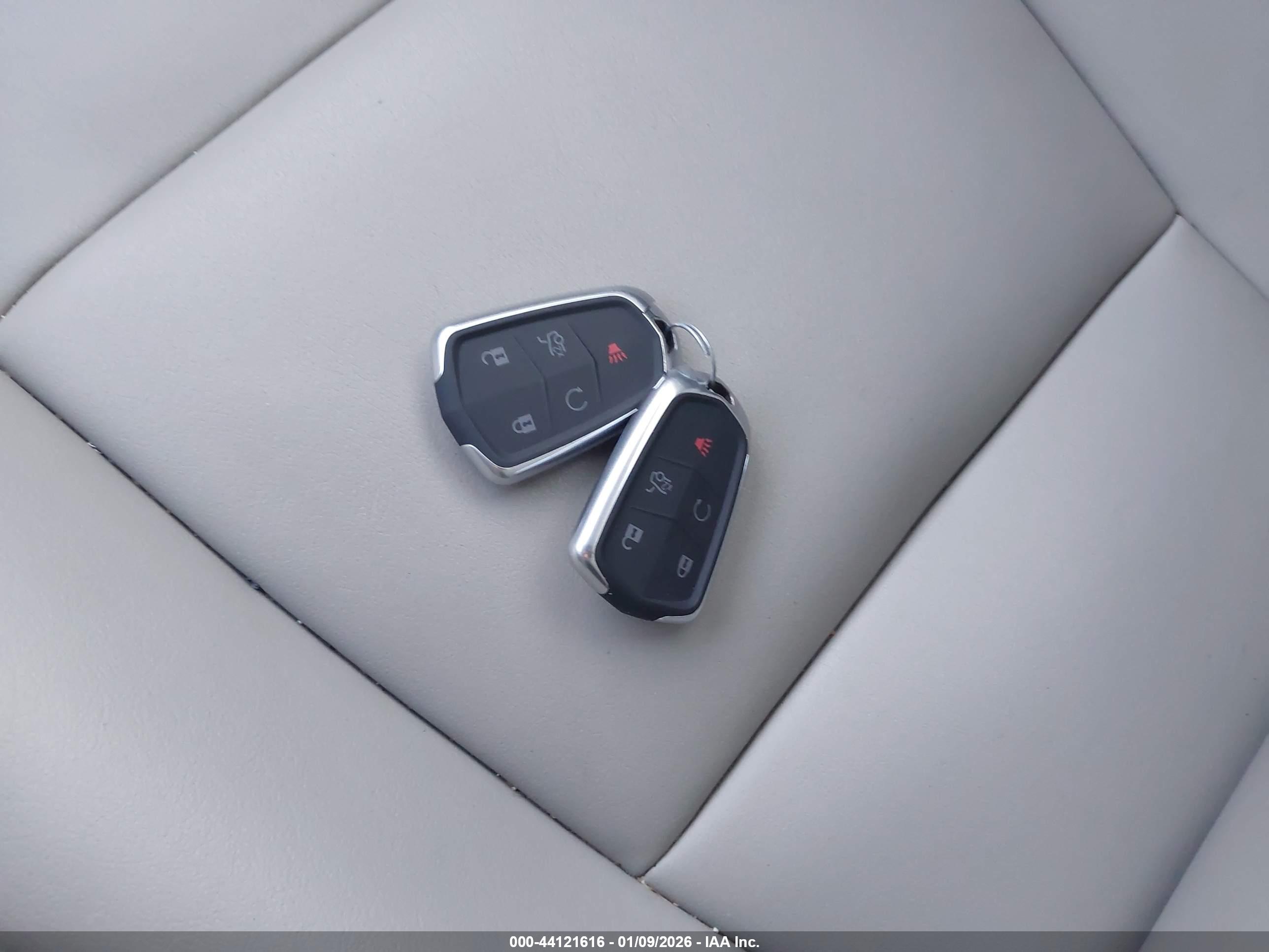 CADILLAC CTS image 11