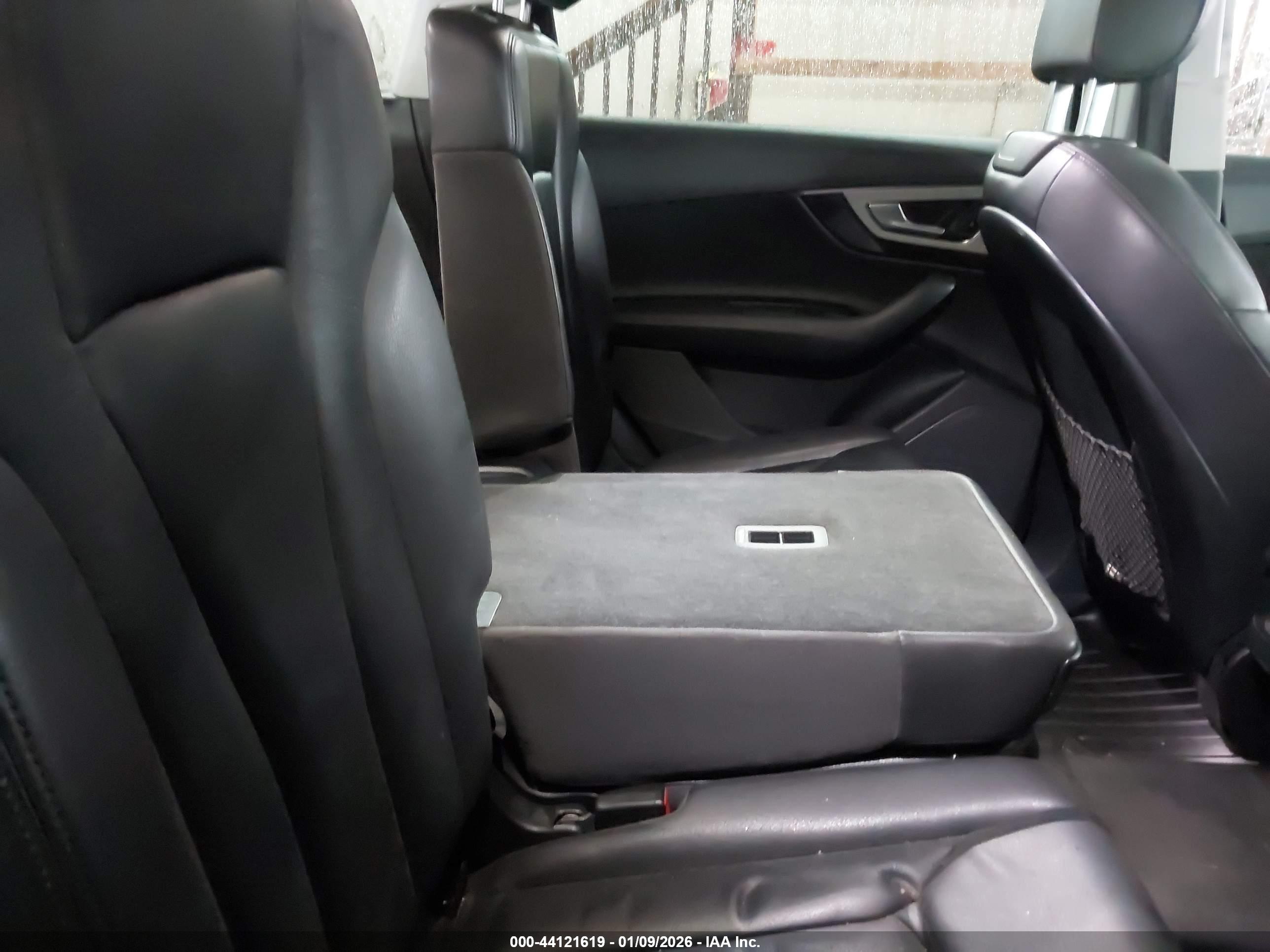 AUDI Q7 image 8