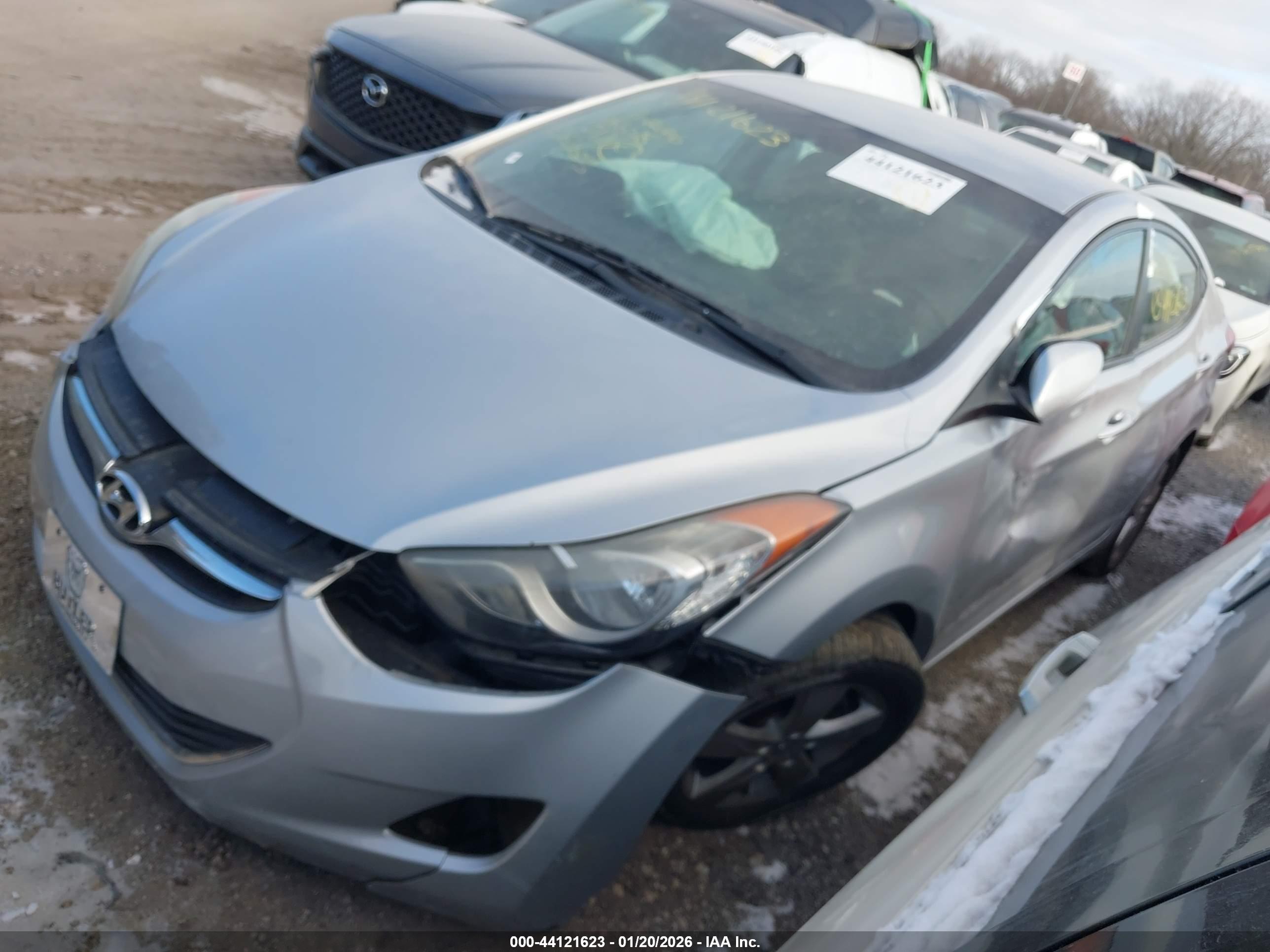HYUNDAI ELANTRA image 6