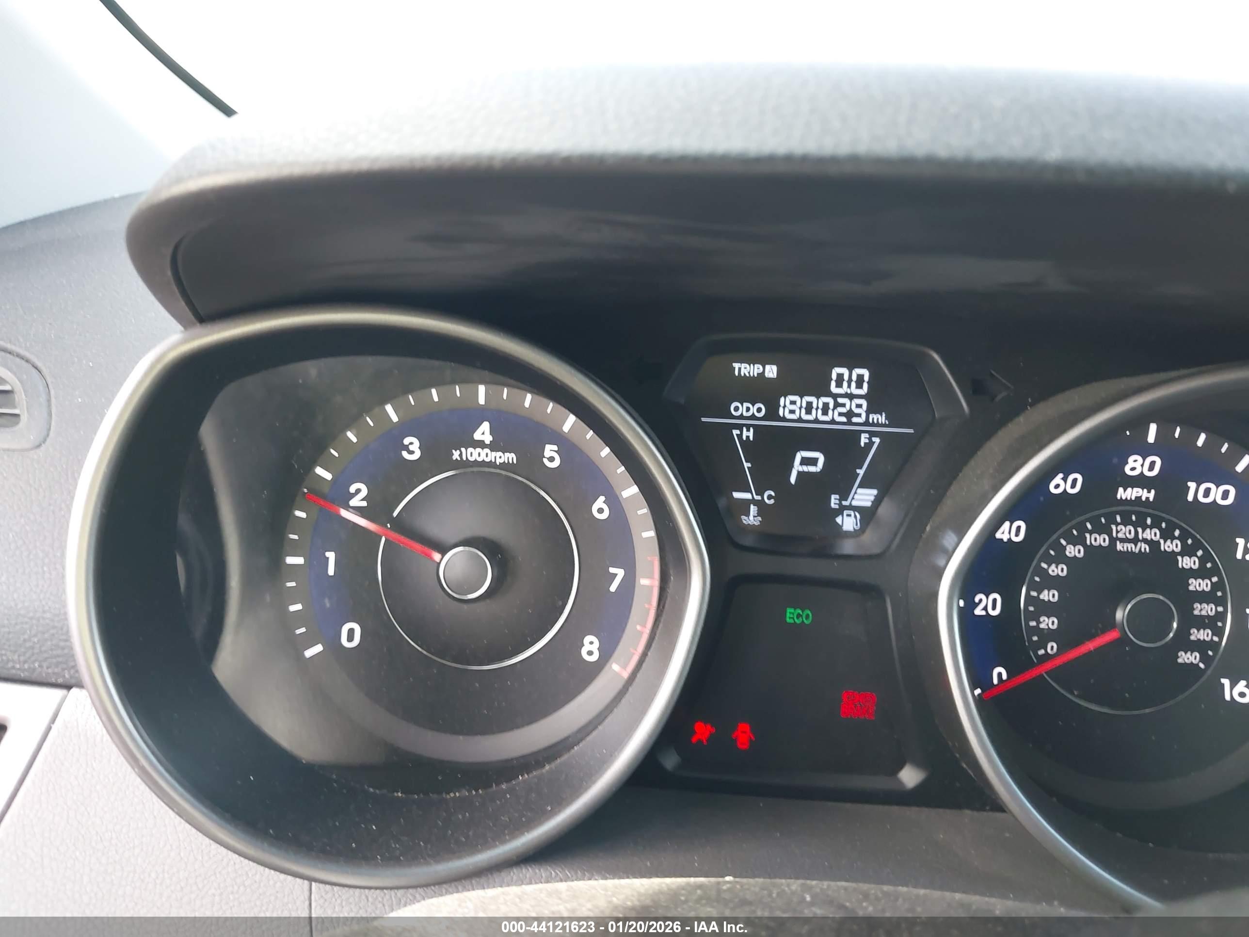 HYUNDAI ELANTRA image 7