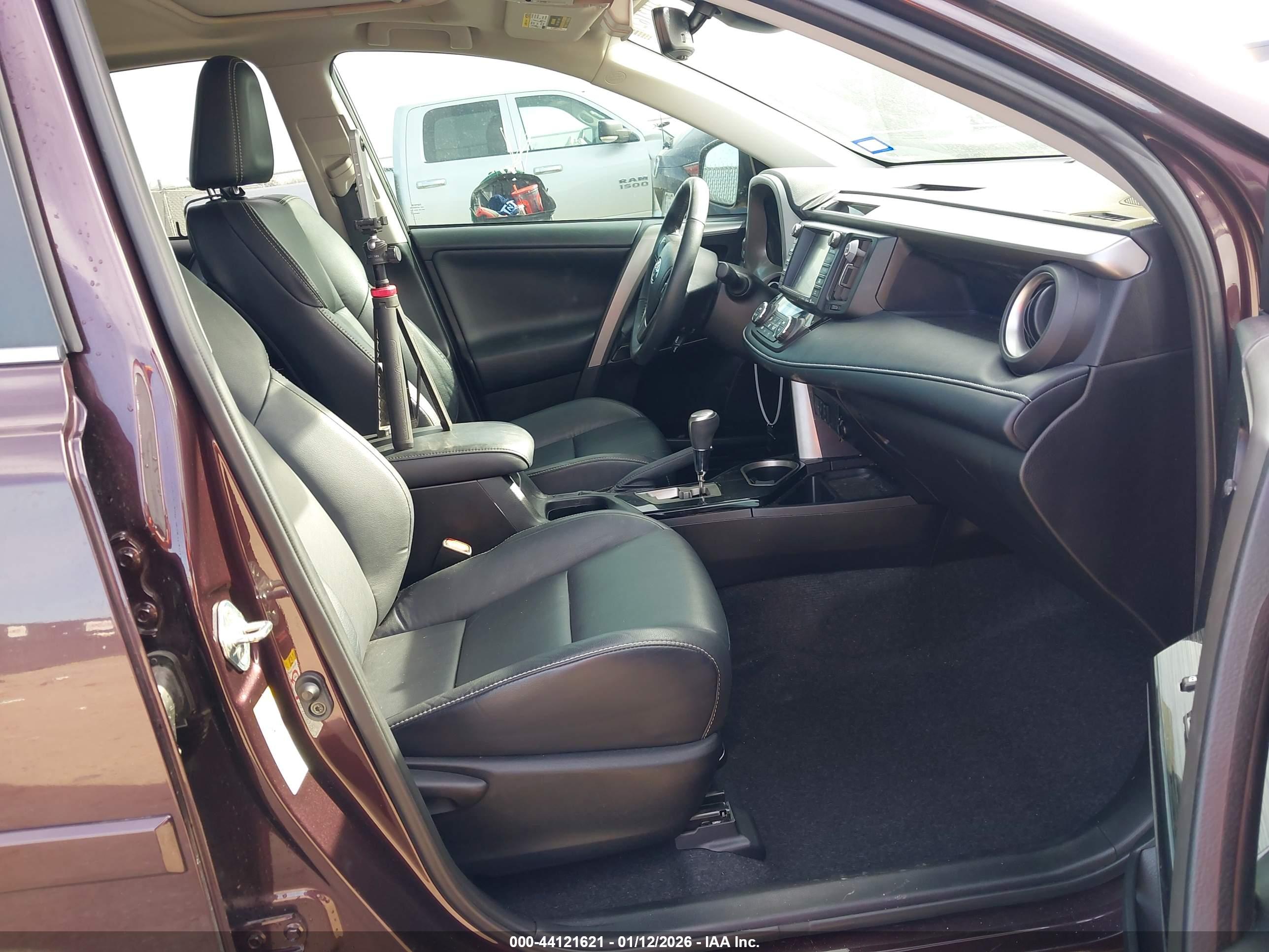 TOYOTA RAV4 image 5