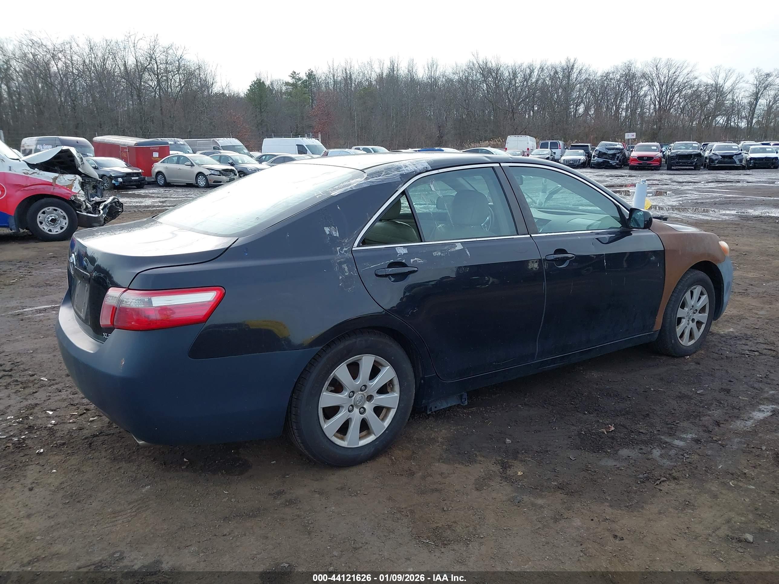 TOYOTA CAMRY image 6