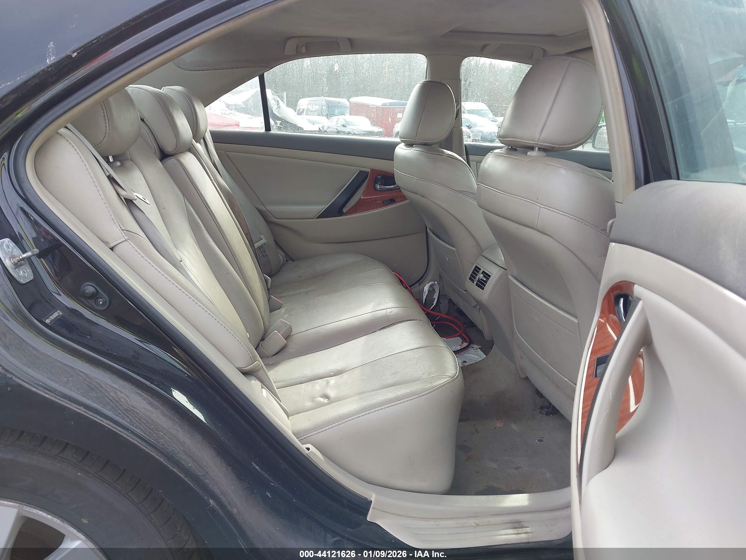 TOYOTA CAMRY image 8