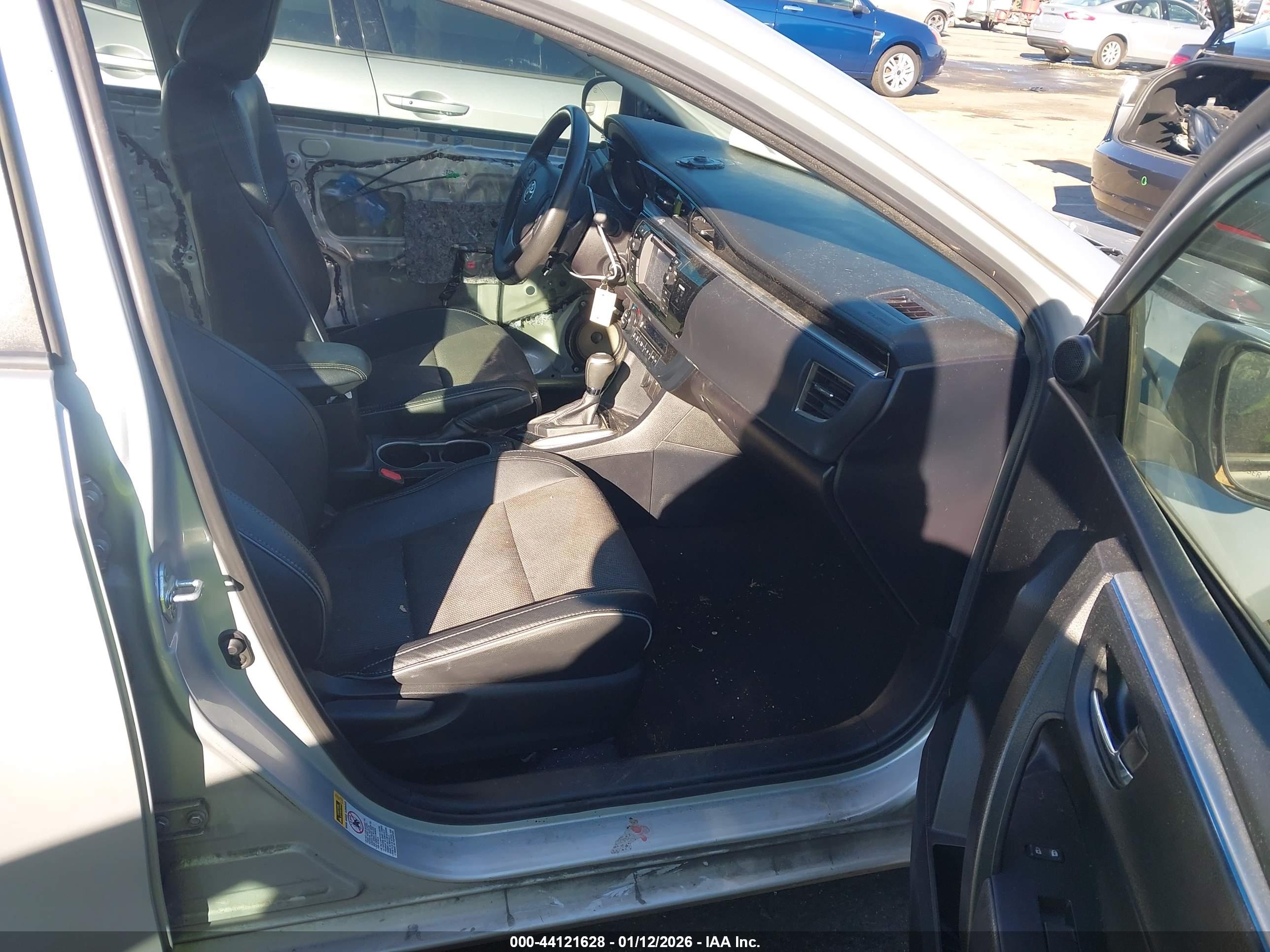 TOYOTA COROLLA image 5