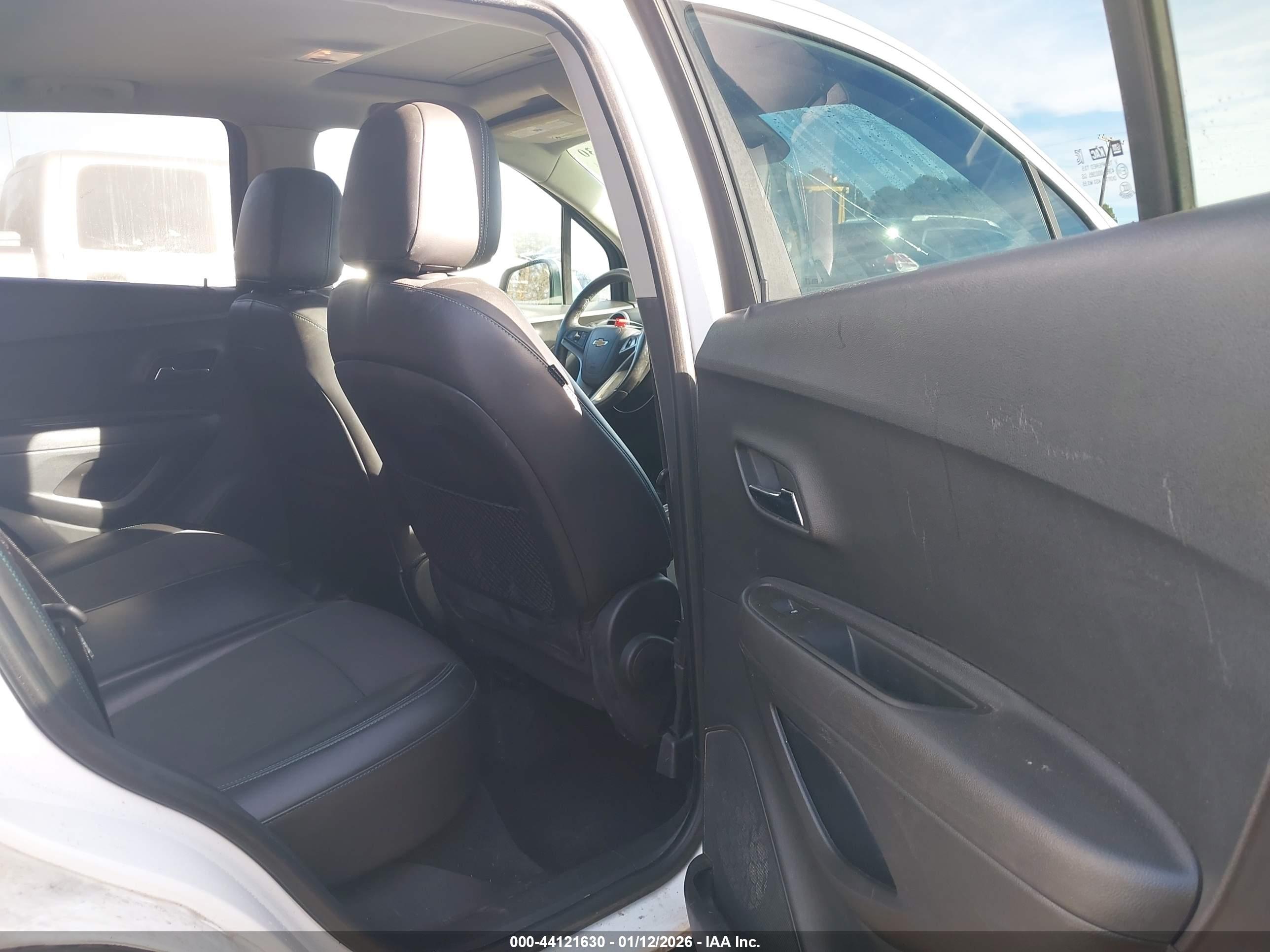 CHEVROLET TRAX image 8