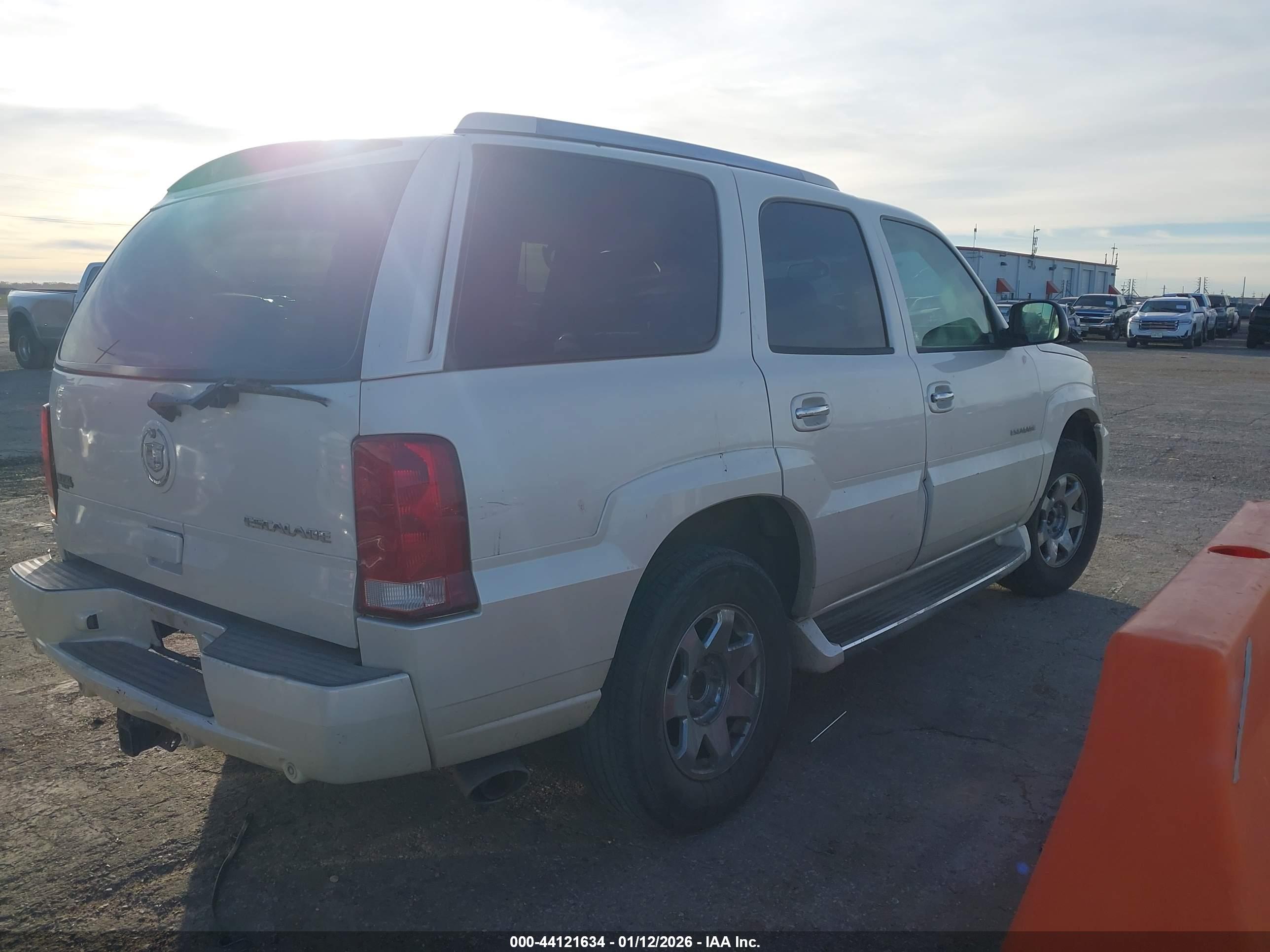 CADILLAC ESCALADE image 4