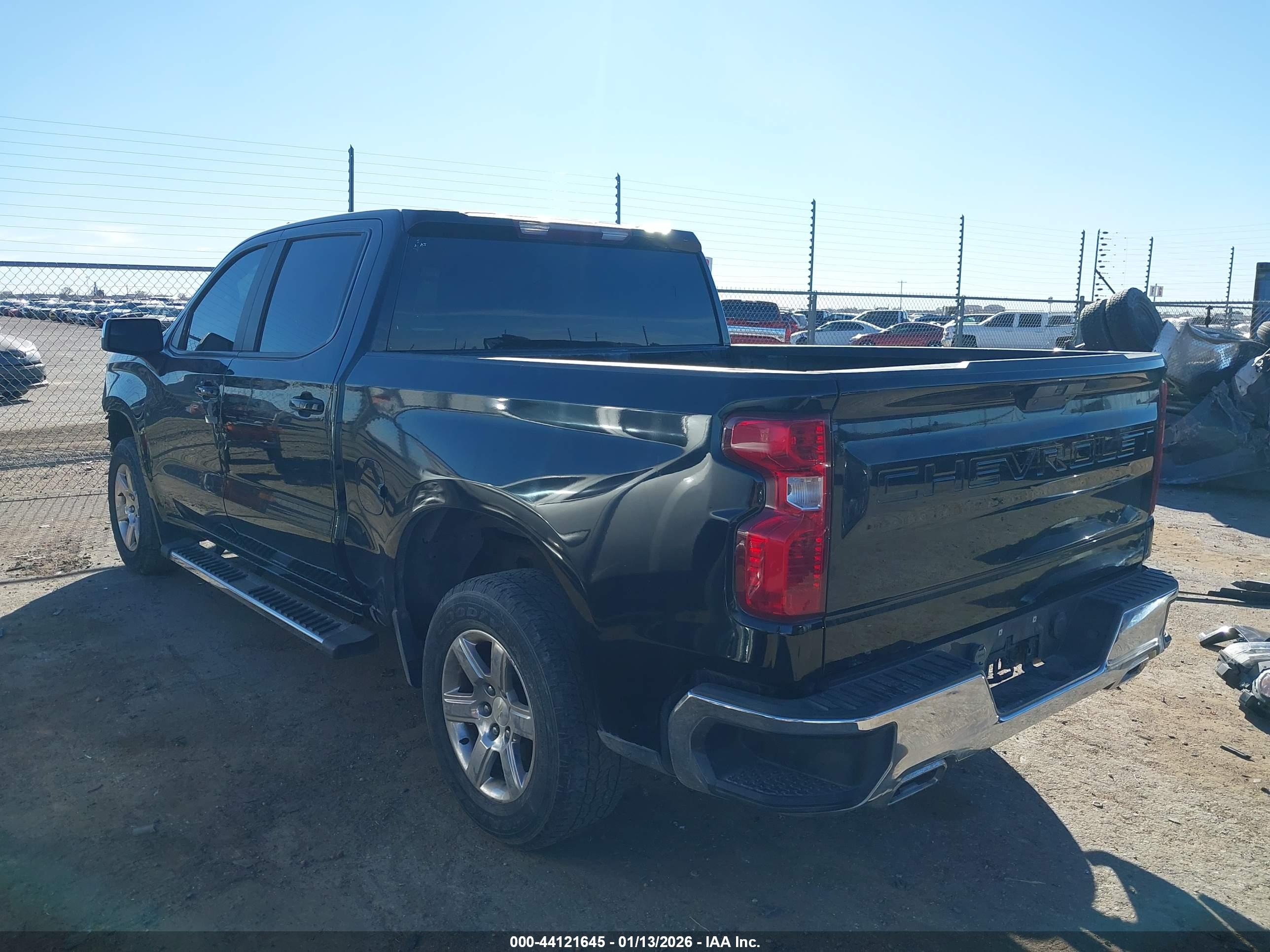 CHEVROLET SILVERADO image 3