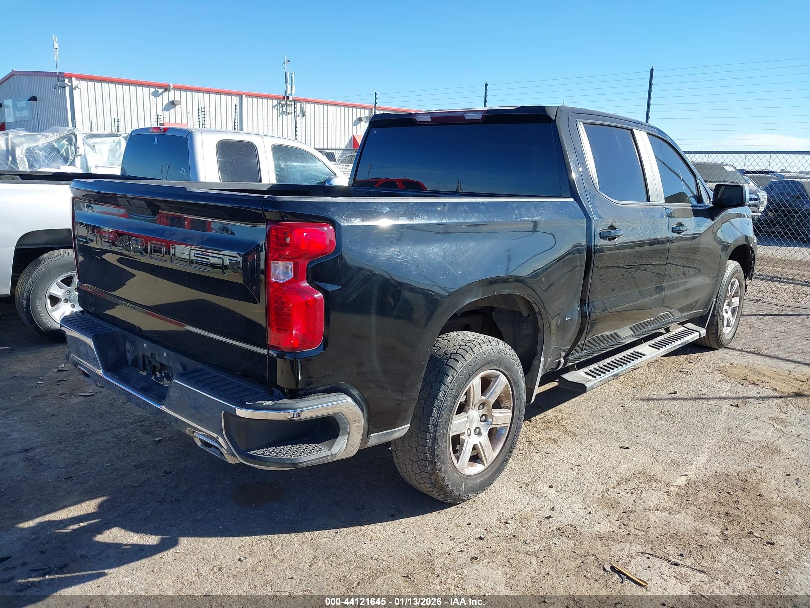 CHEVROLET SILVERADO image 4