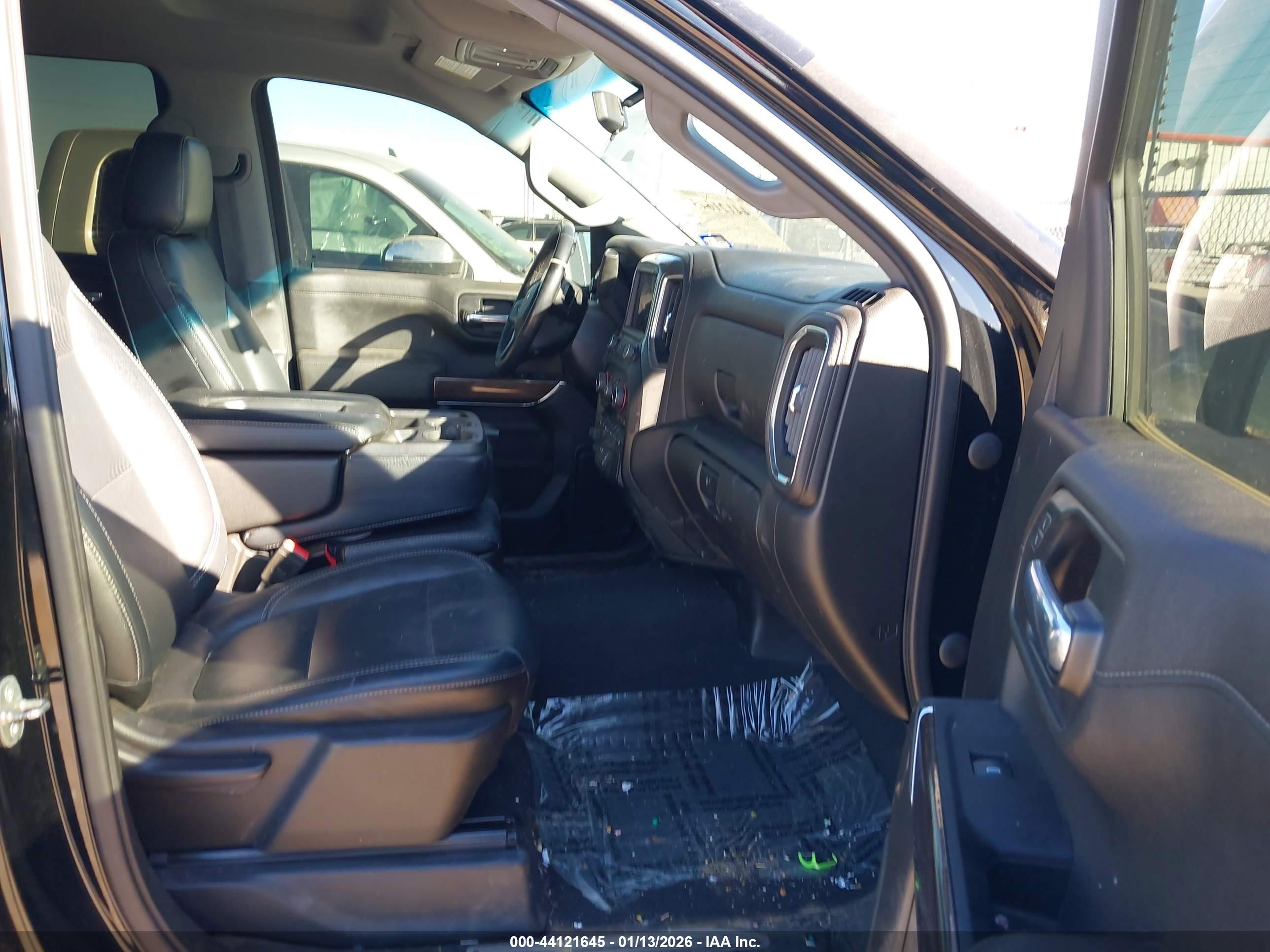 CHEVROLET SILVERADO image 5