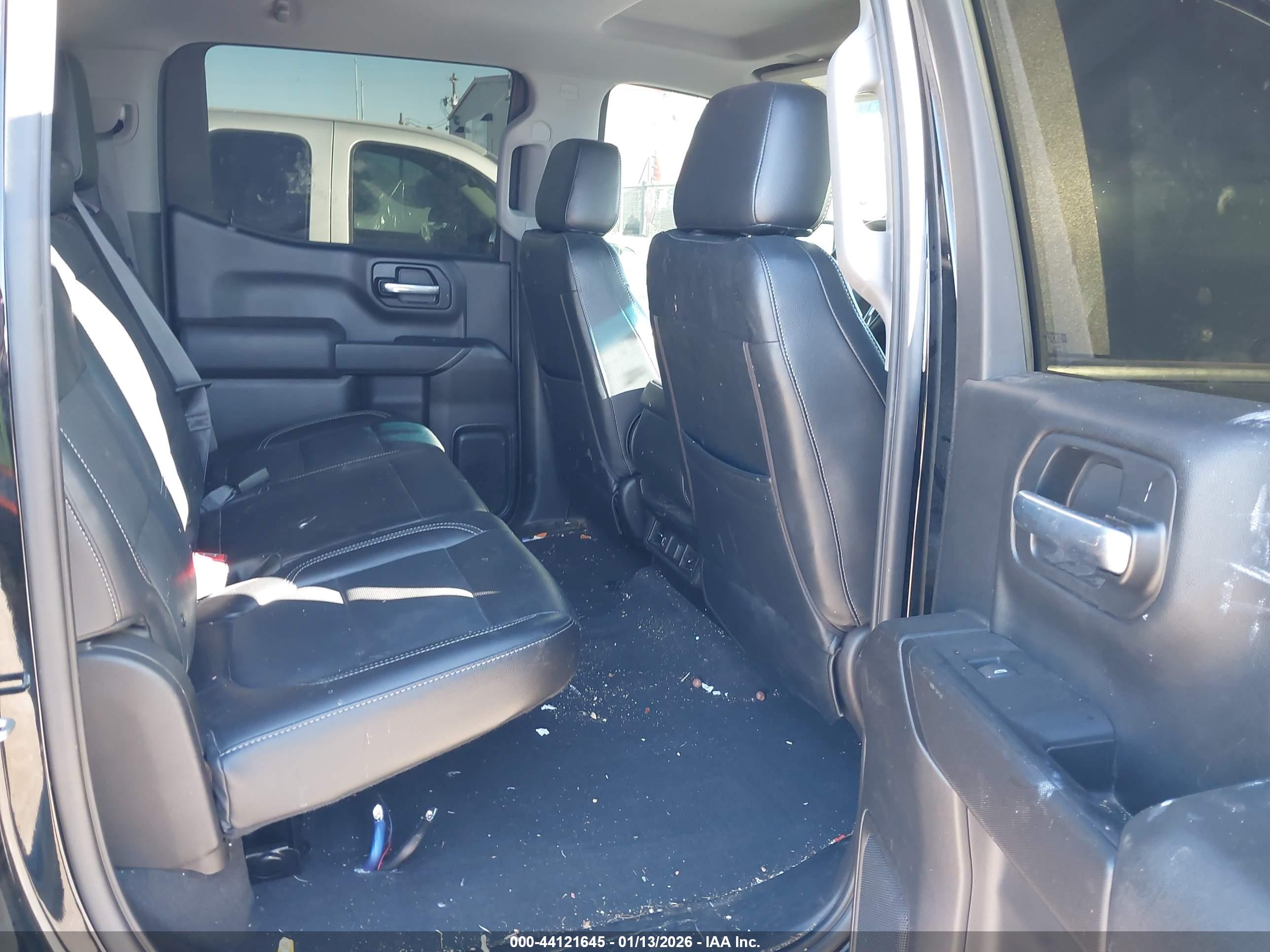 CHEVROLET SILVERADO image 8