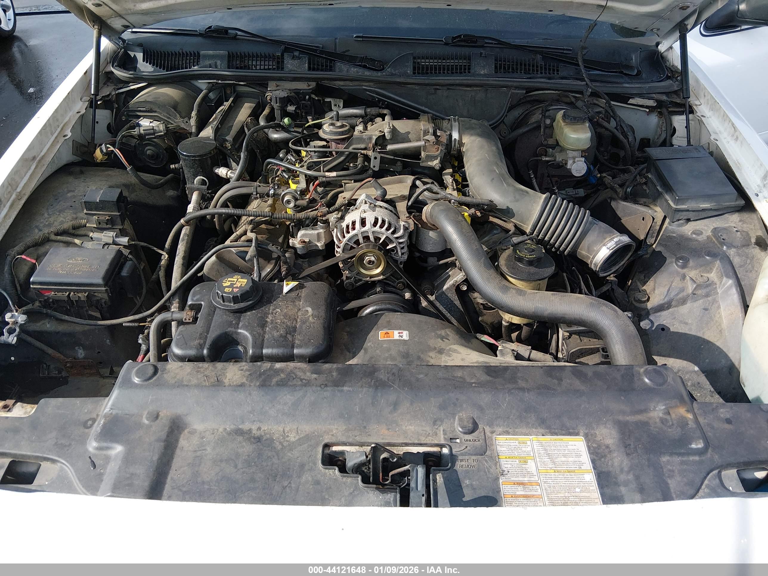 FORD CROWN image 10