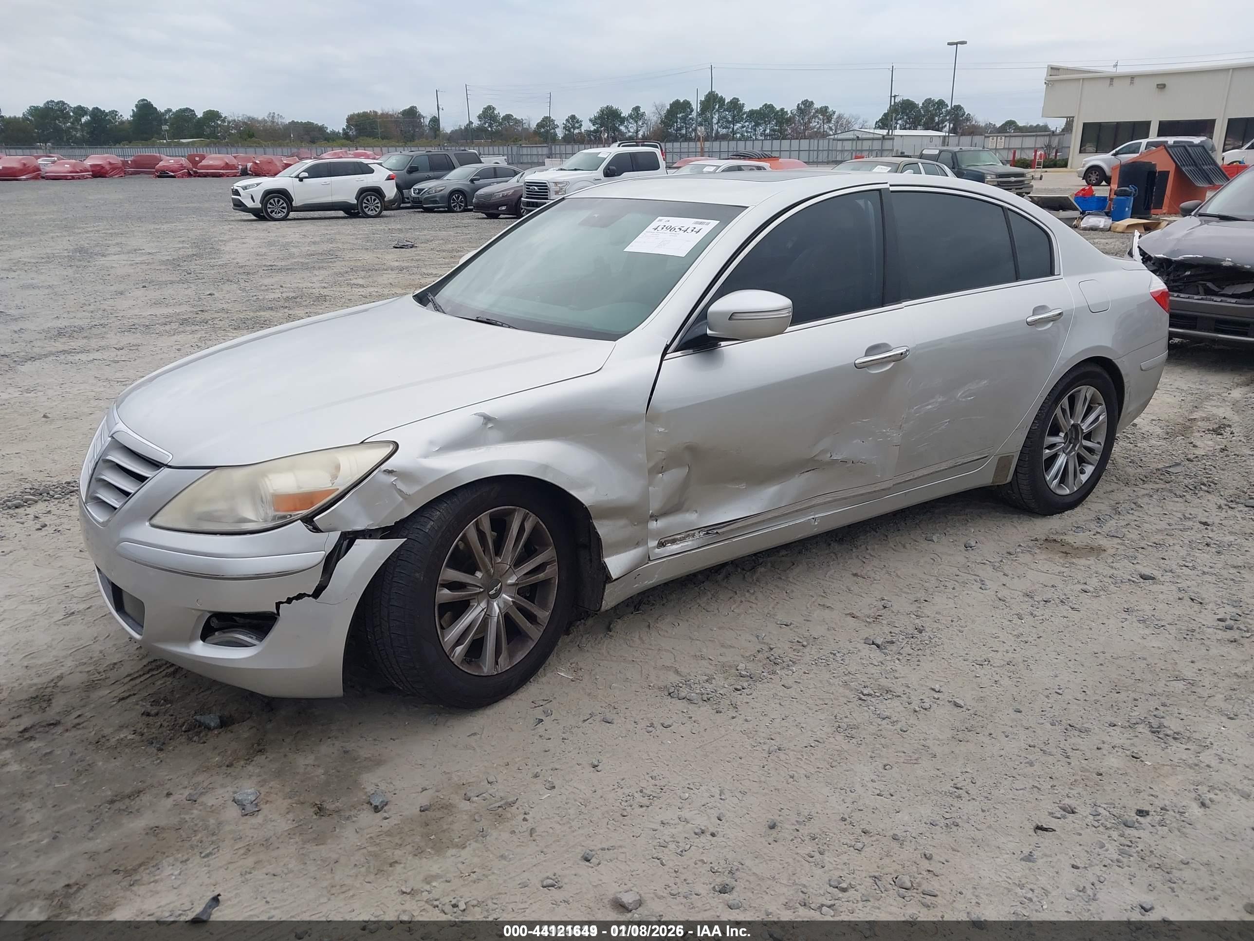 HYUNDAI GENESIS image 2