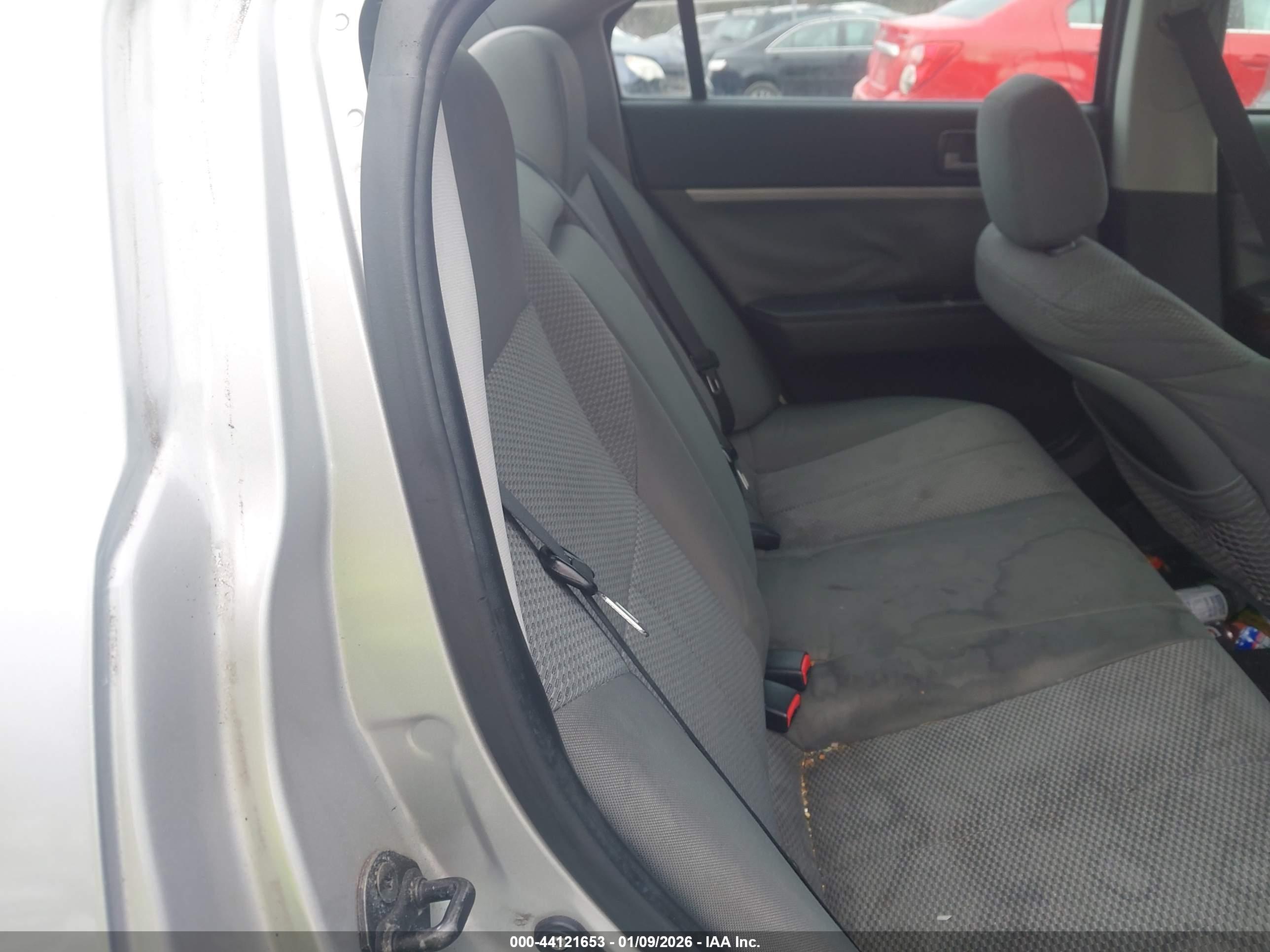 MITSUBISHI GALANT image 8