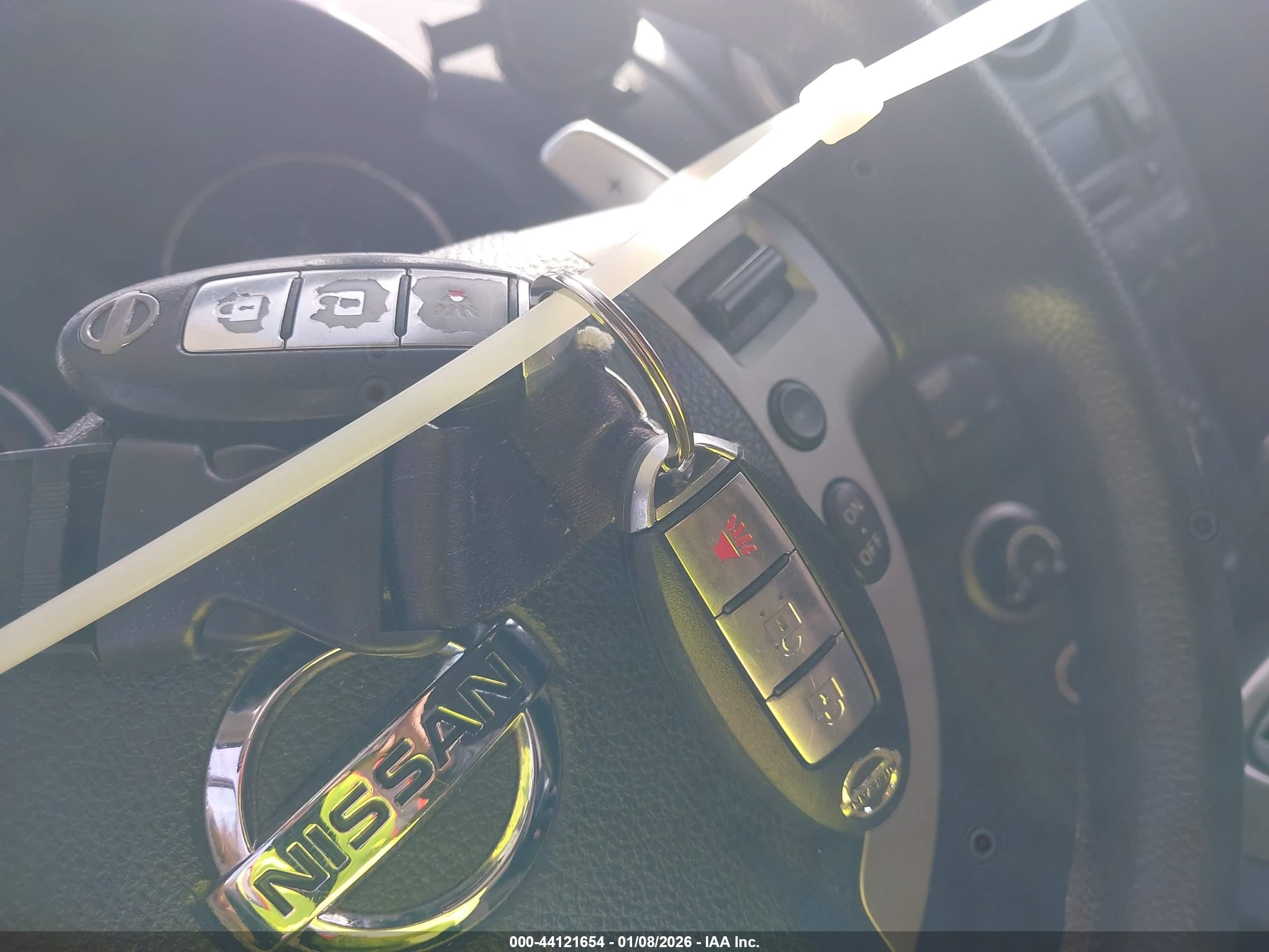 NISSAN ROGUE image 11