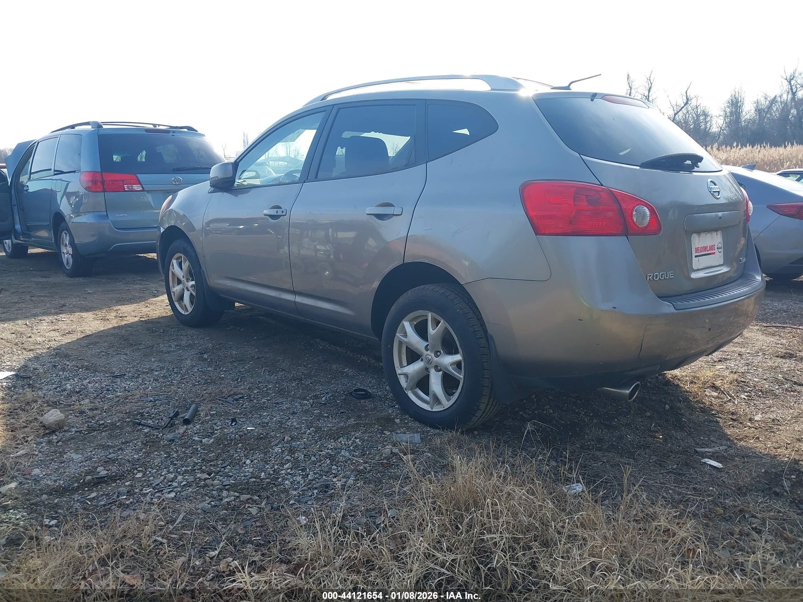 NISSAN ROGUE image 3