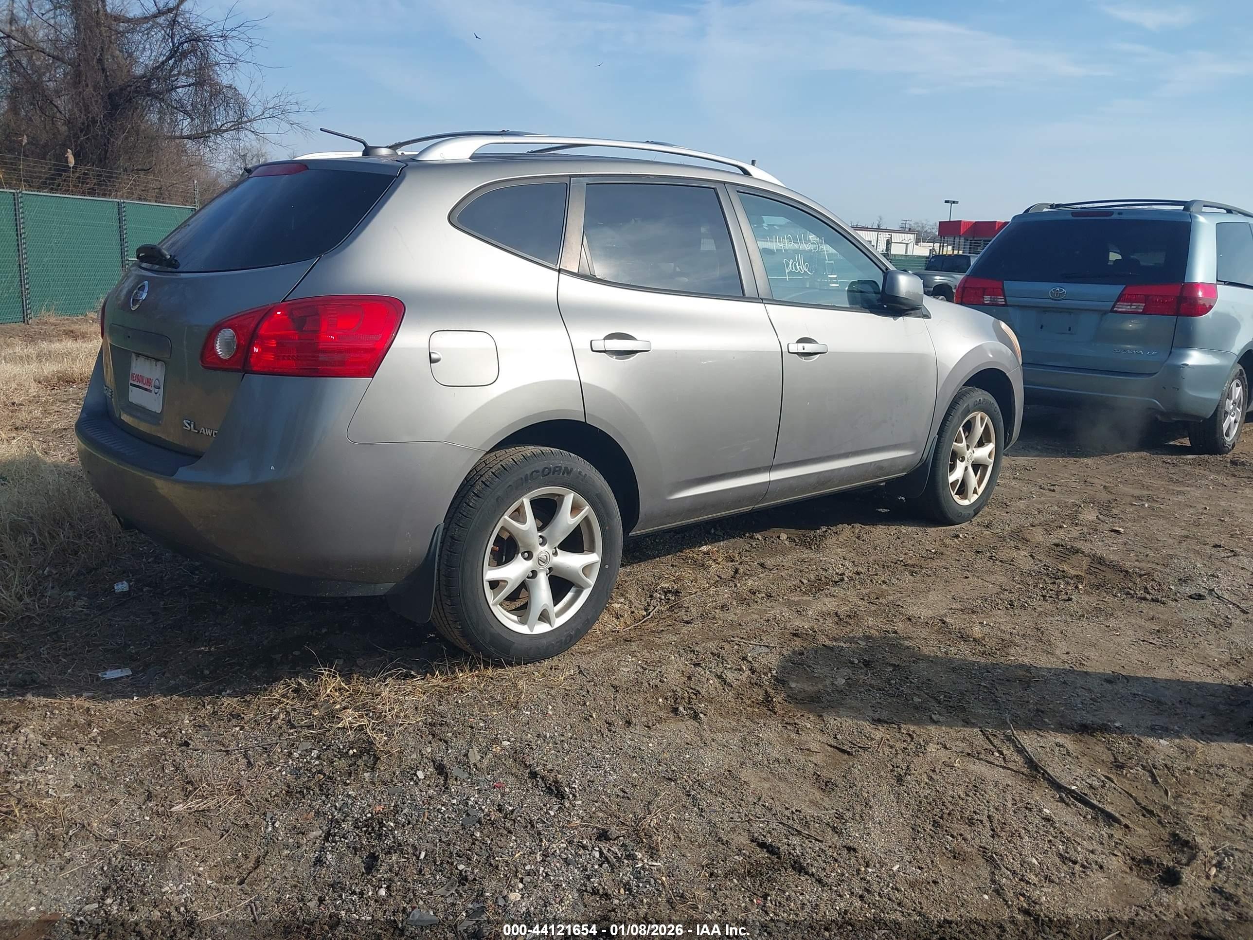 NISSAN ROGUE image 4