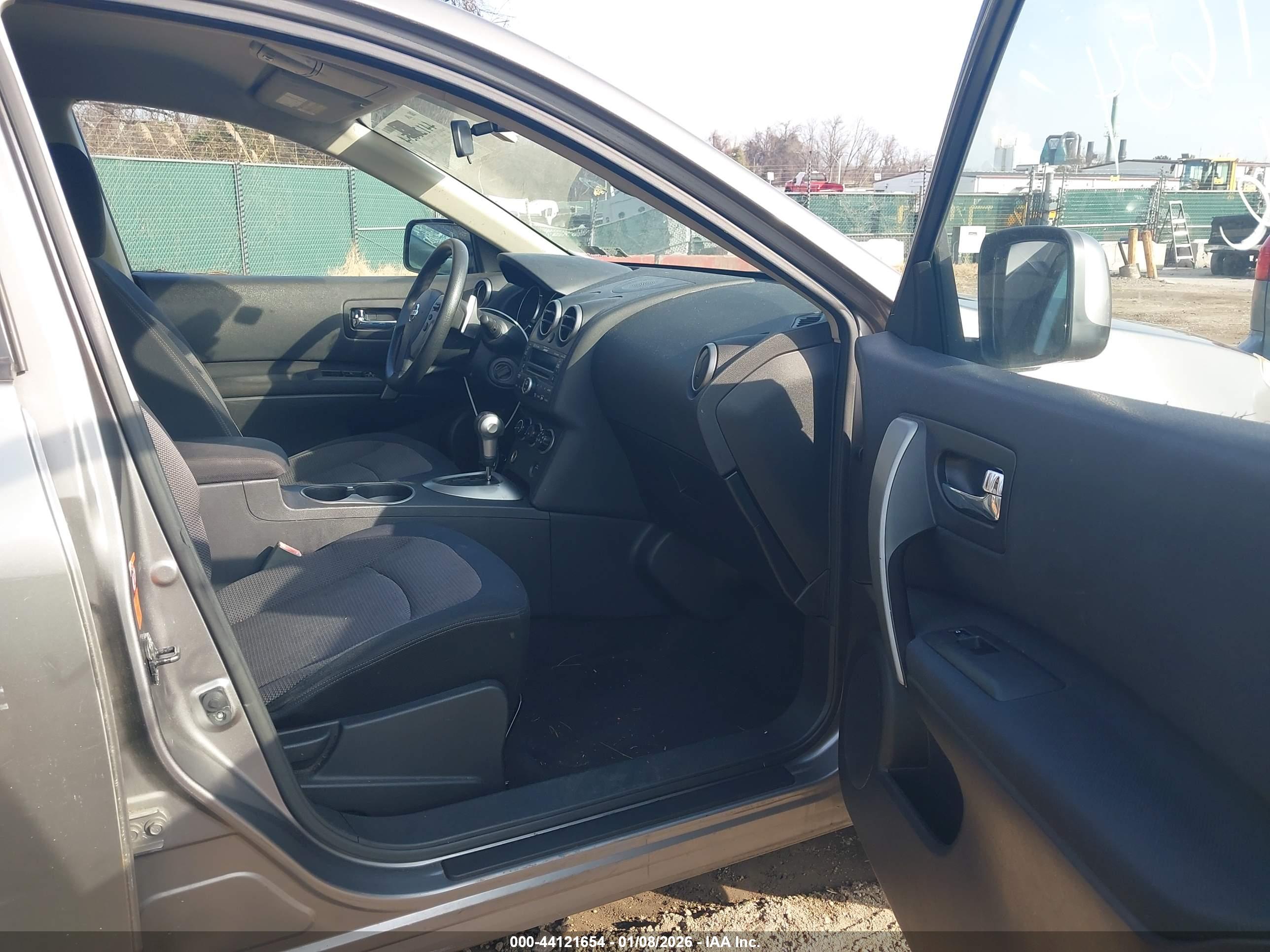 NISSAN ROGUE image 5