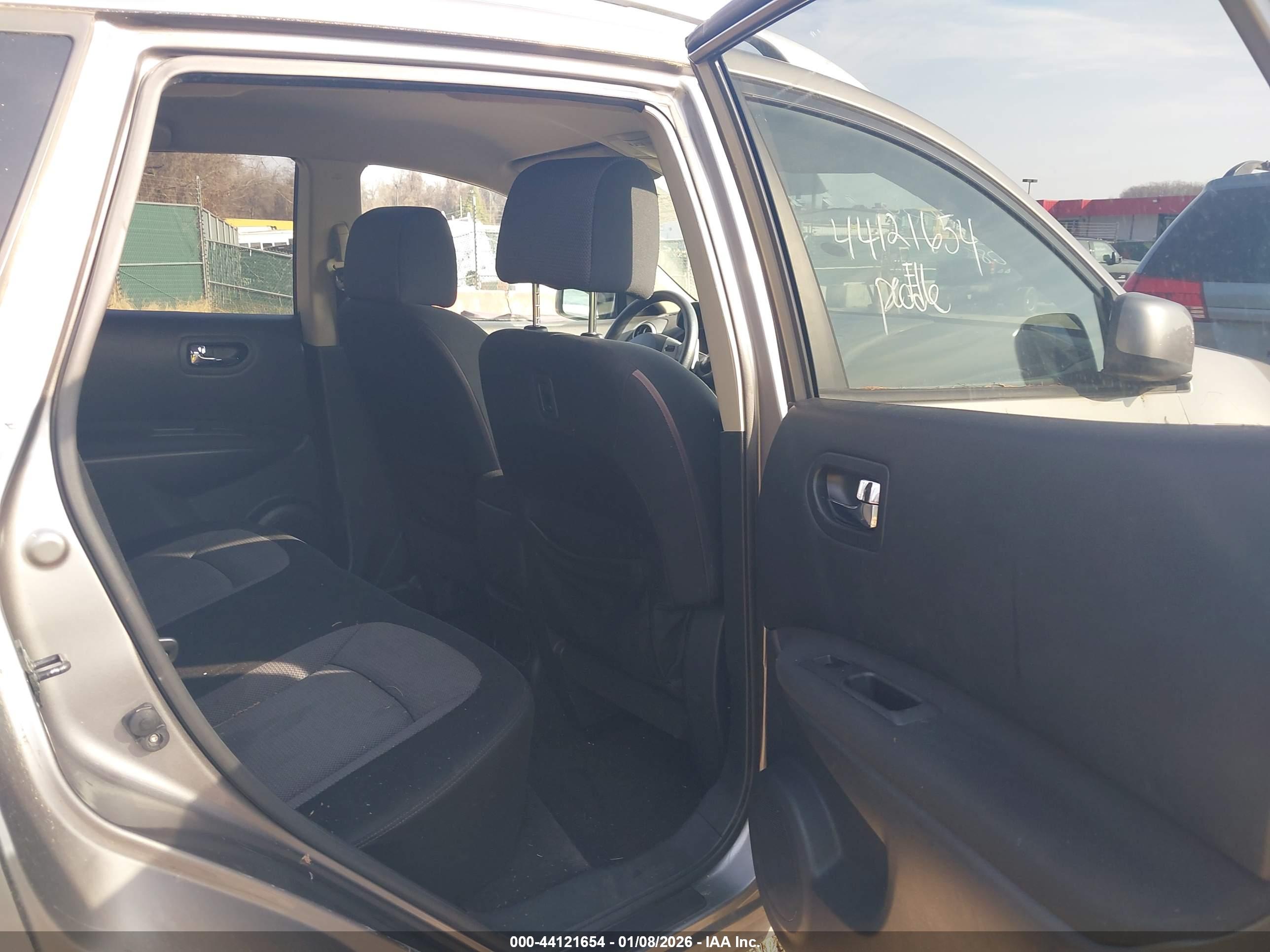 NISSAN ROGUE image 8