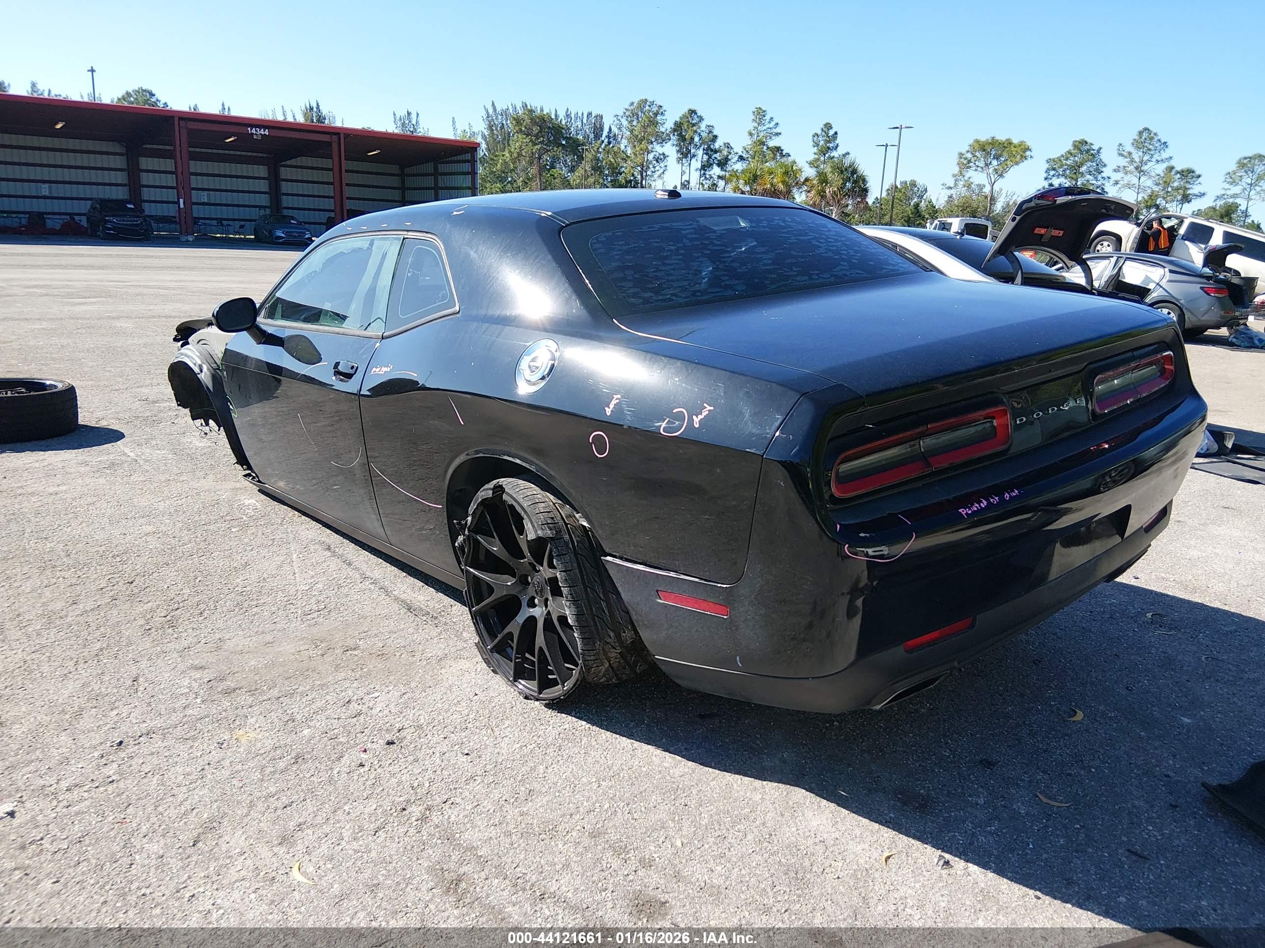 DODGE CHALLENGER image 3