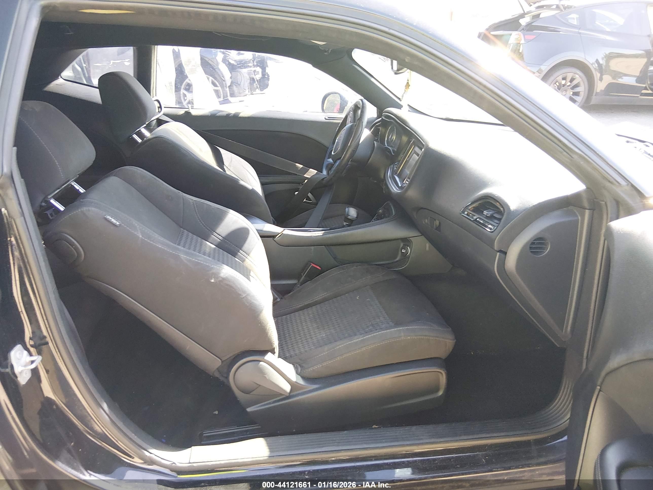 DODGE CHALLENGER image 5