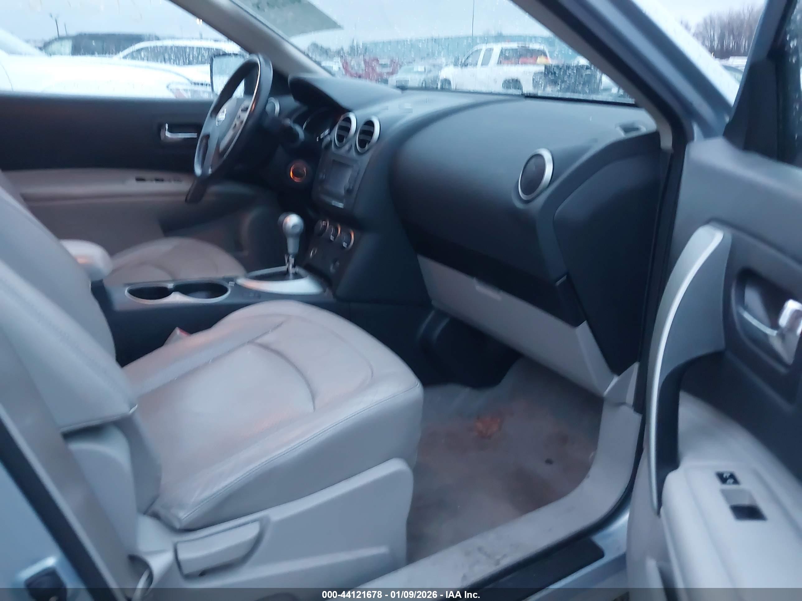 NISSAN ROGUE image 5