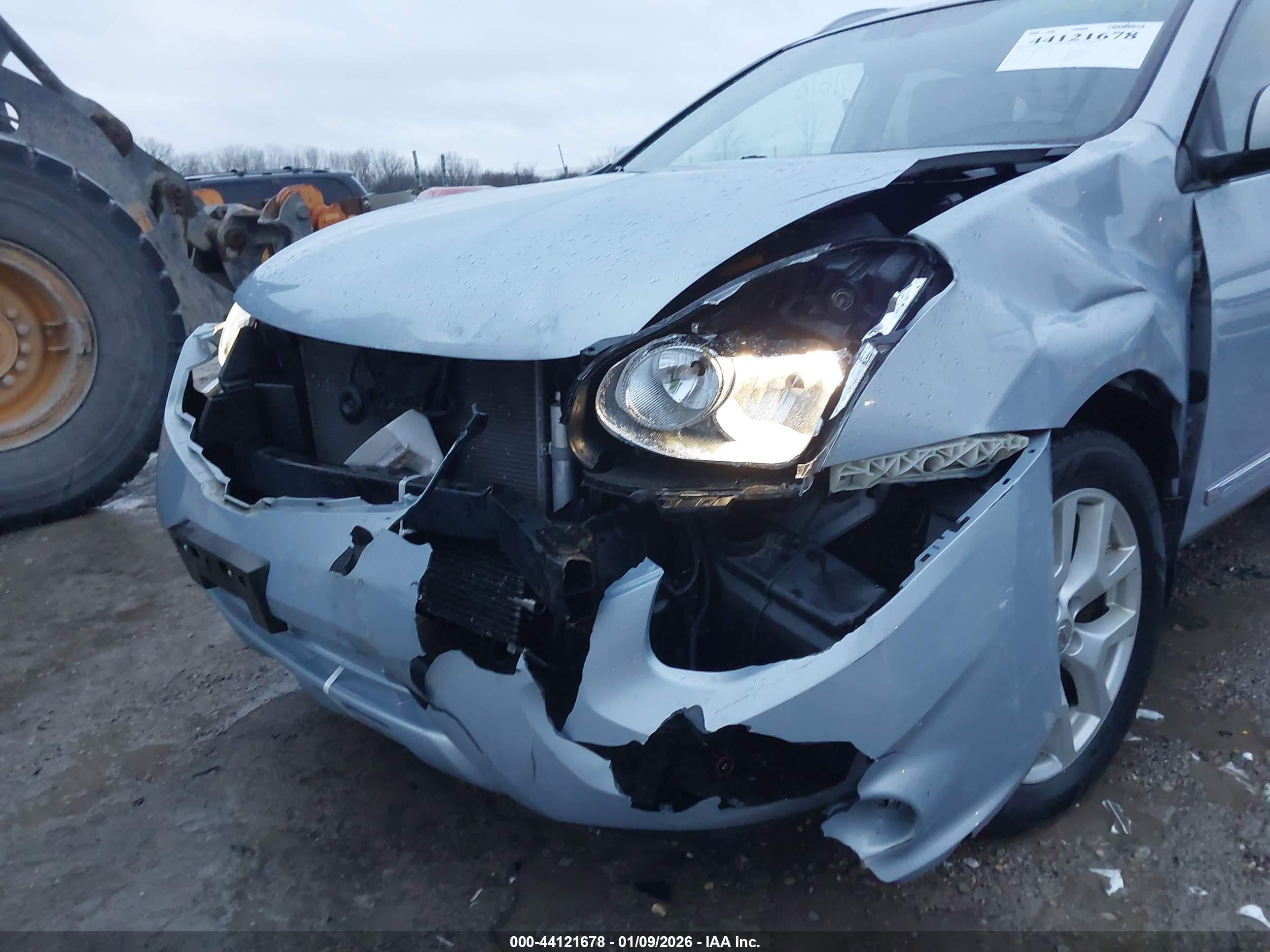 NISSAN ROGUE image 6