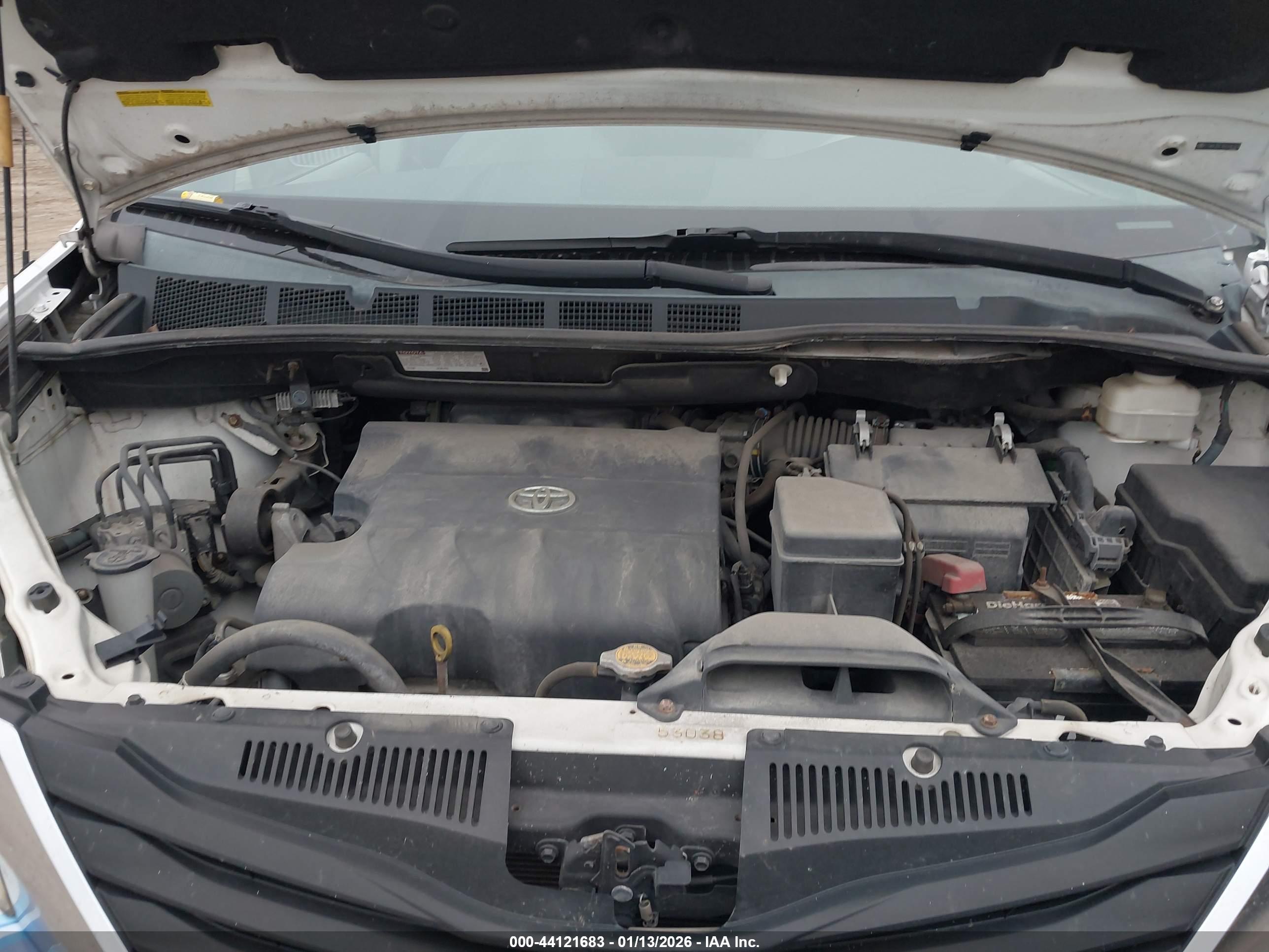 TOYOTA SIENNA image 10