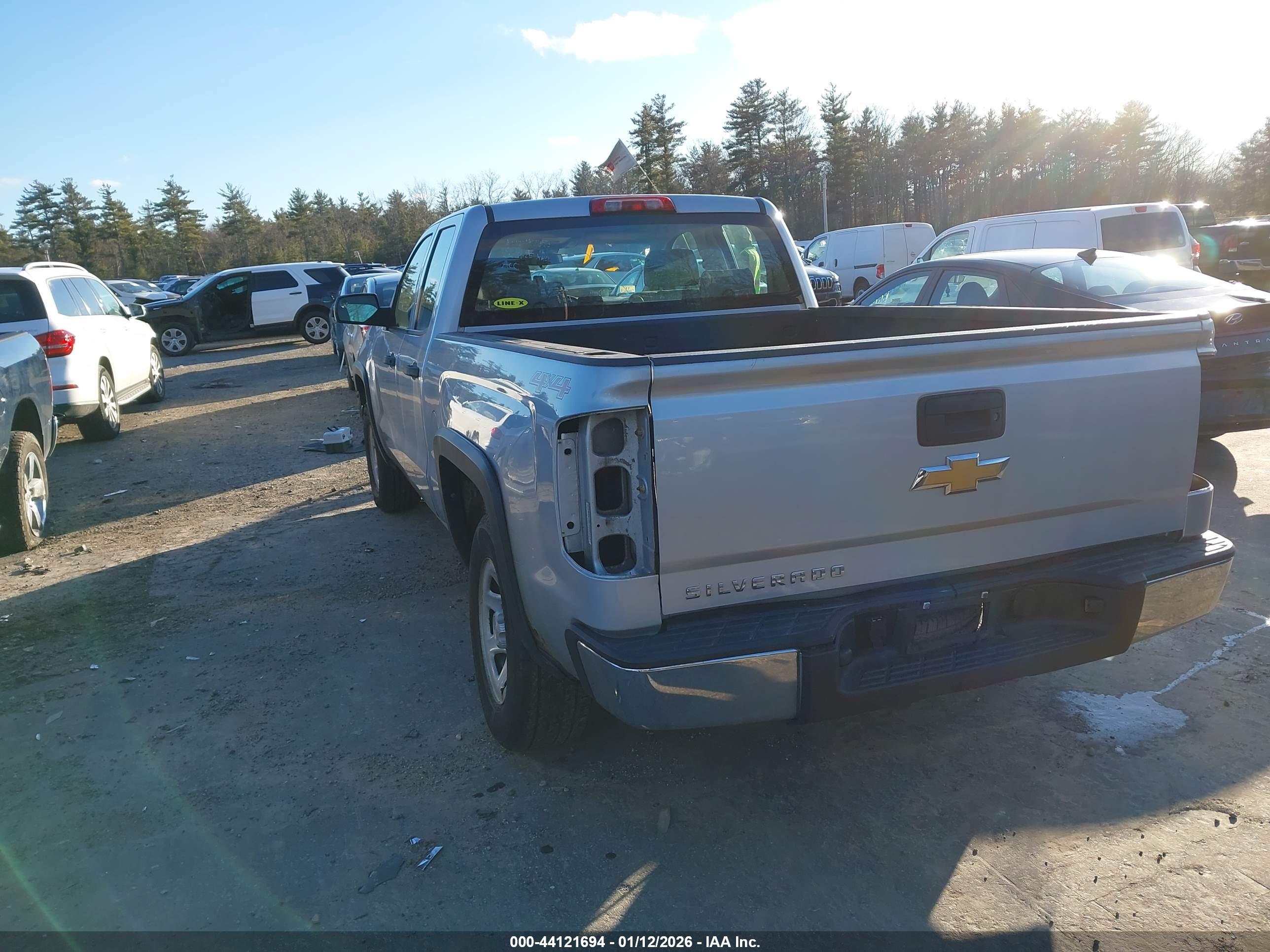 CHEVROLET SILVERADO image 3