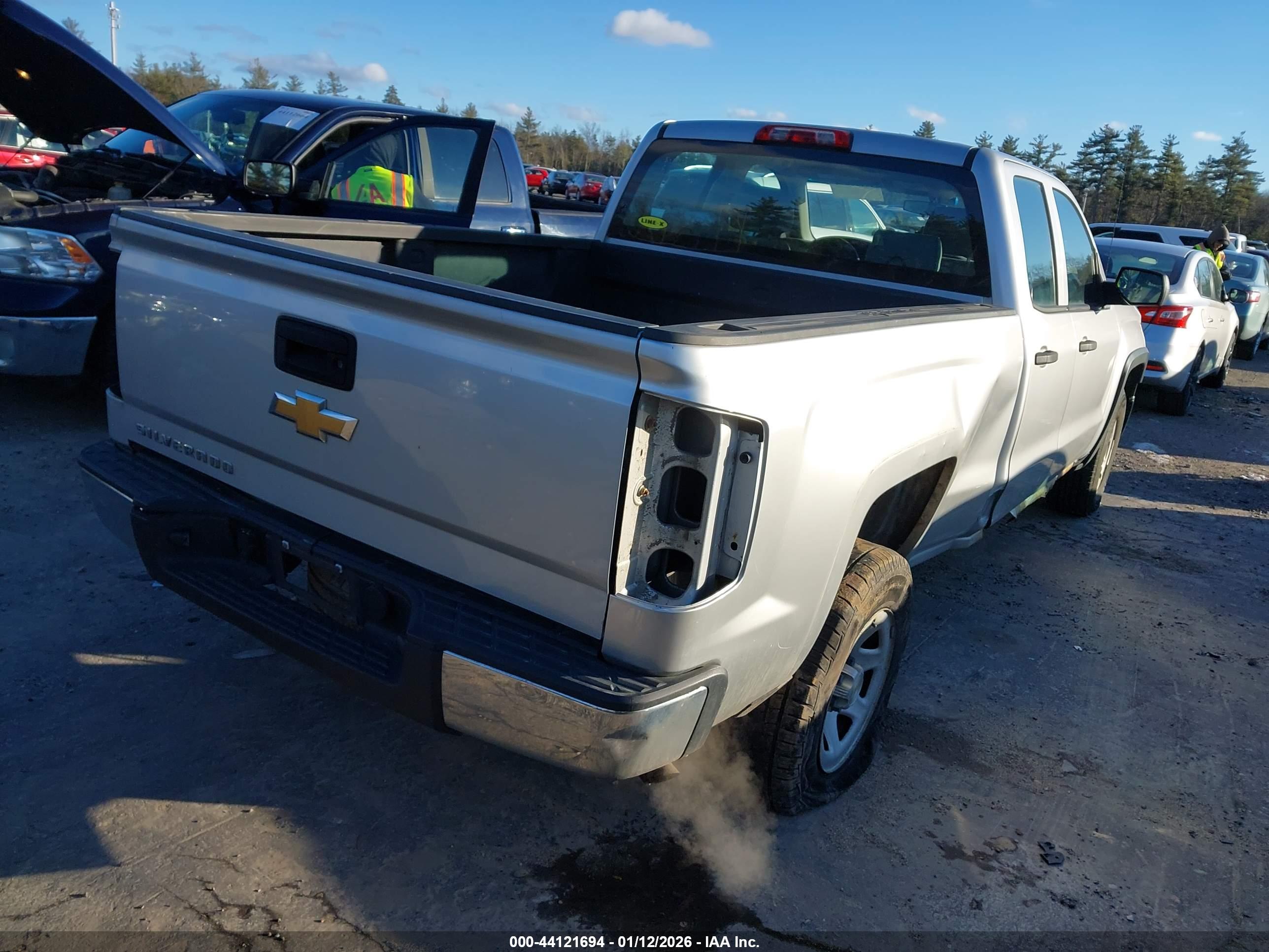 CHEVROLET SILVERADO image 4