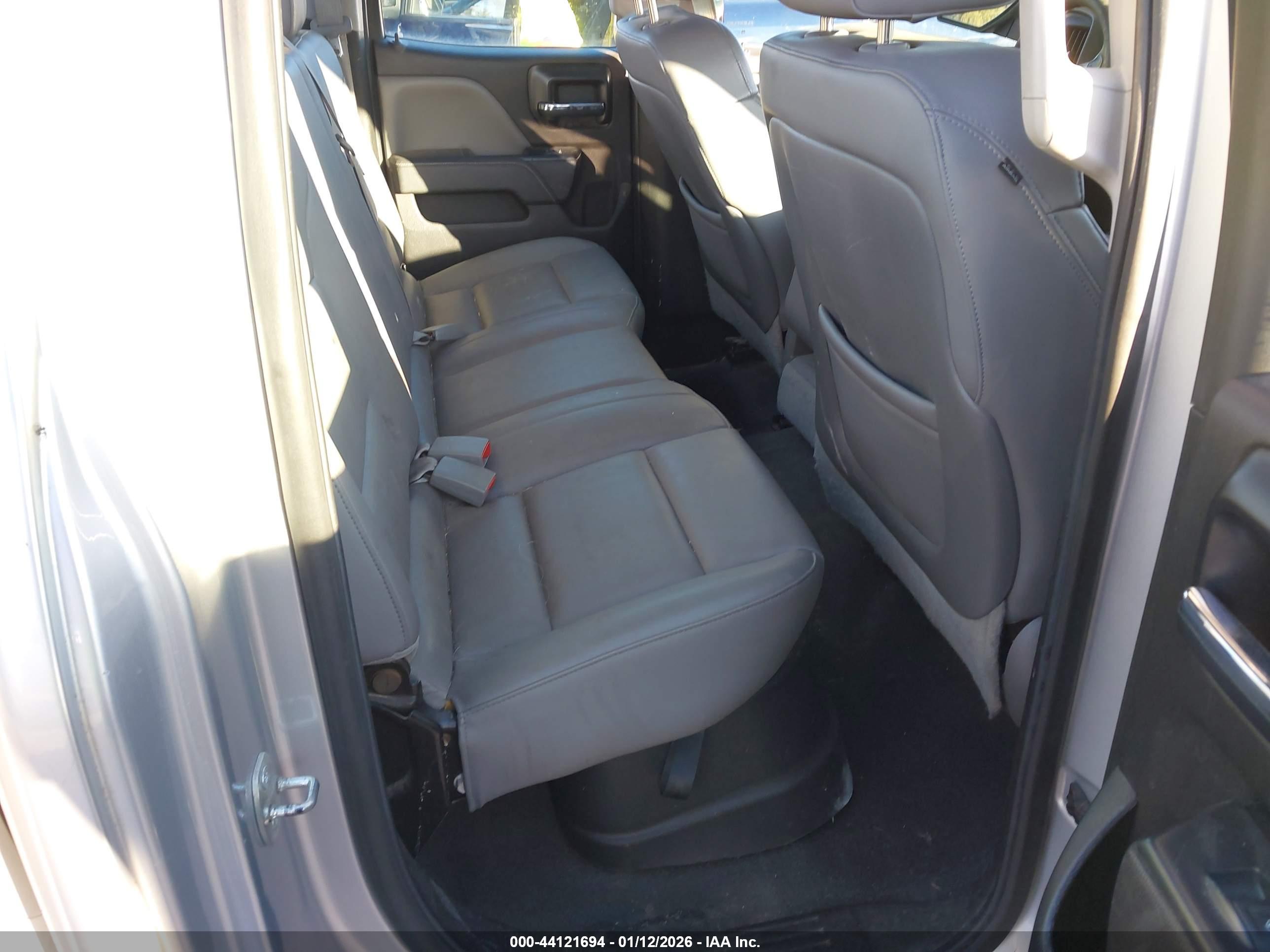 CHEVROLET SILVERADO image 8