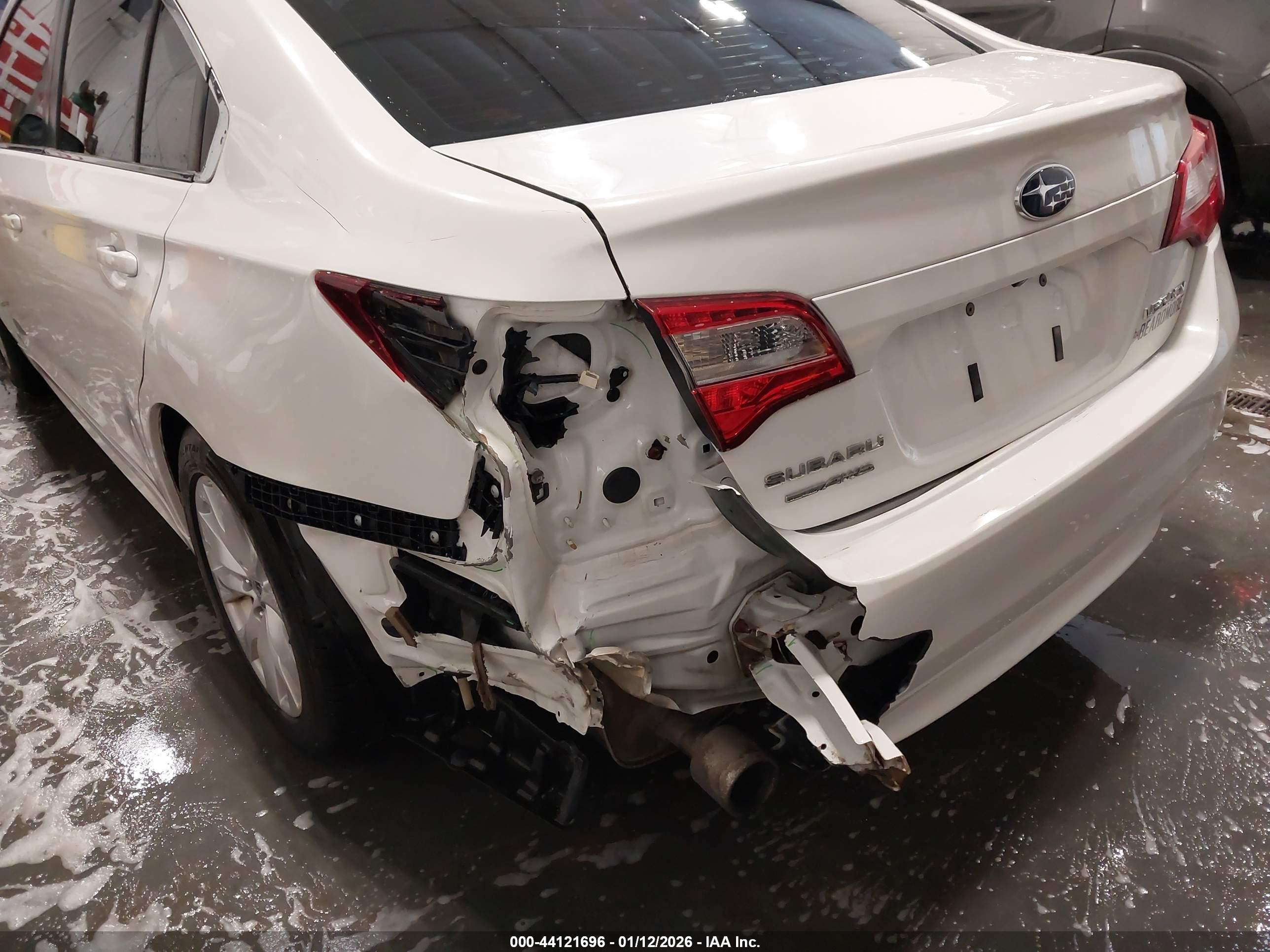 SUBARU LEGACY image 6