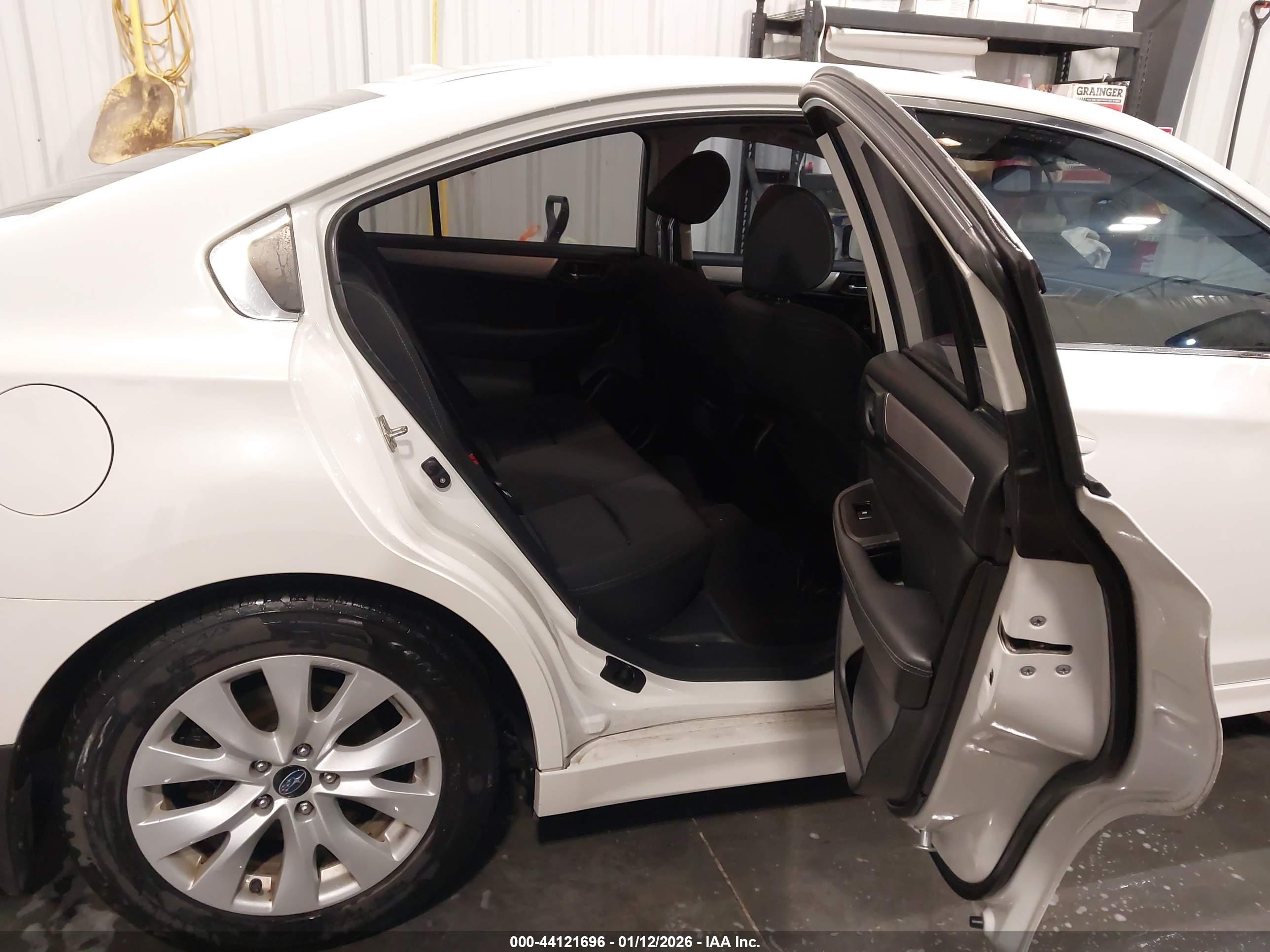 SUBARU LEGACY image 8