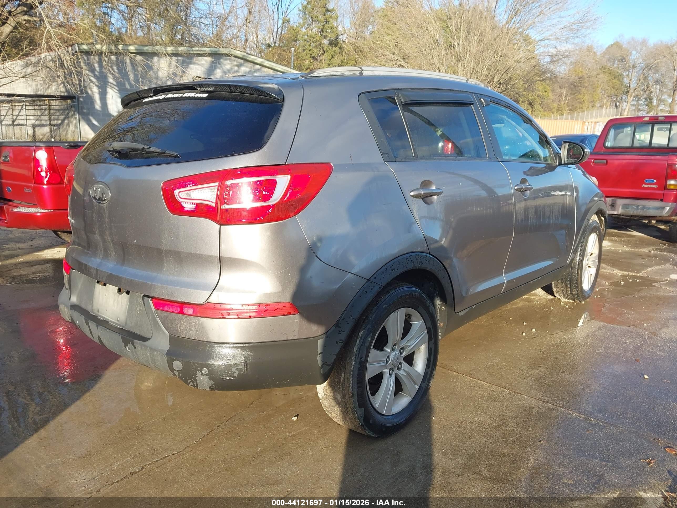 KIA SPORTAGE image 4