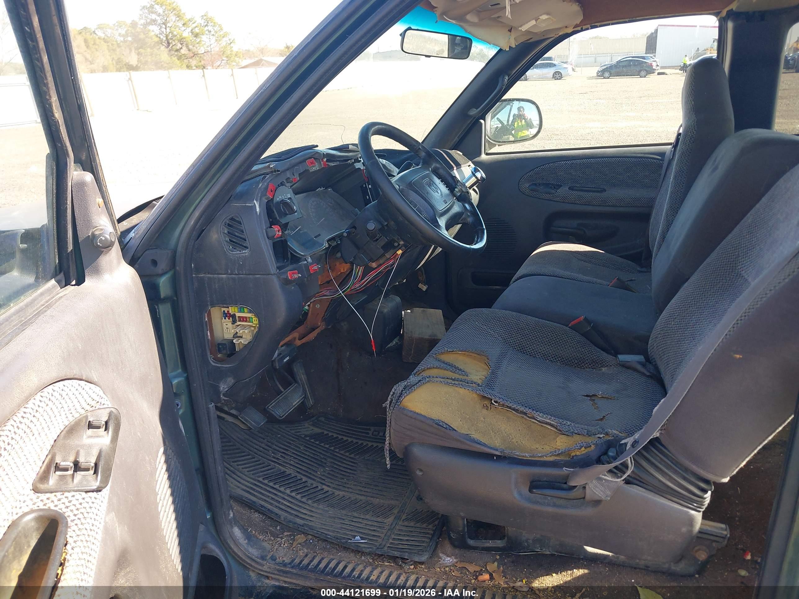 DODGE RAM image 5