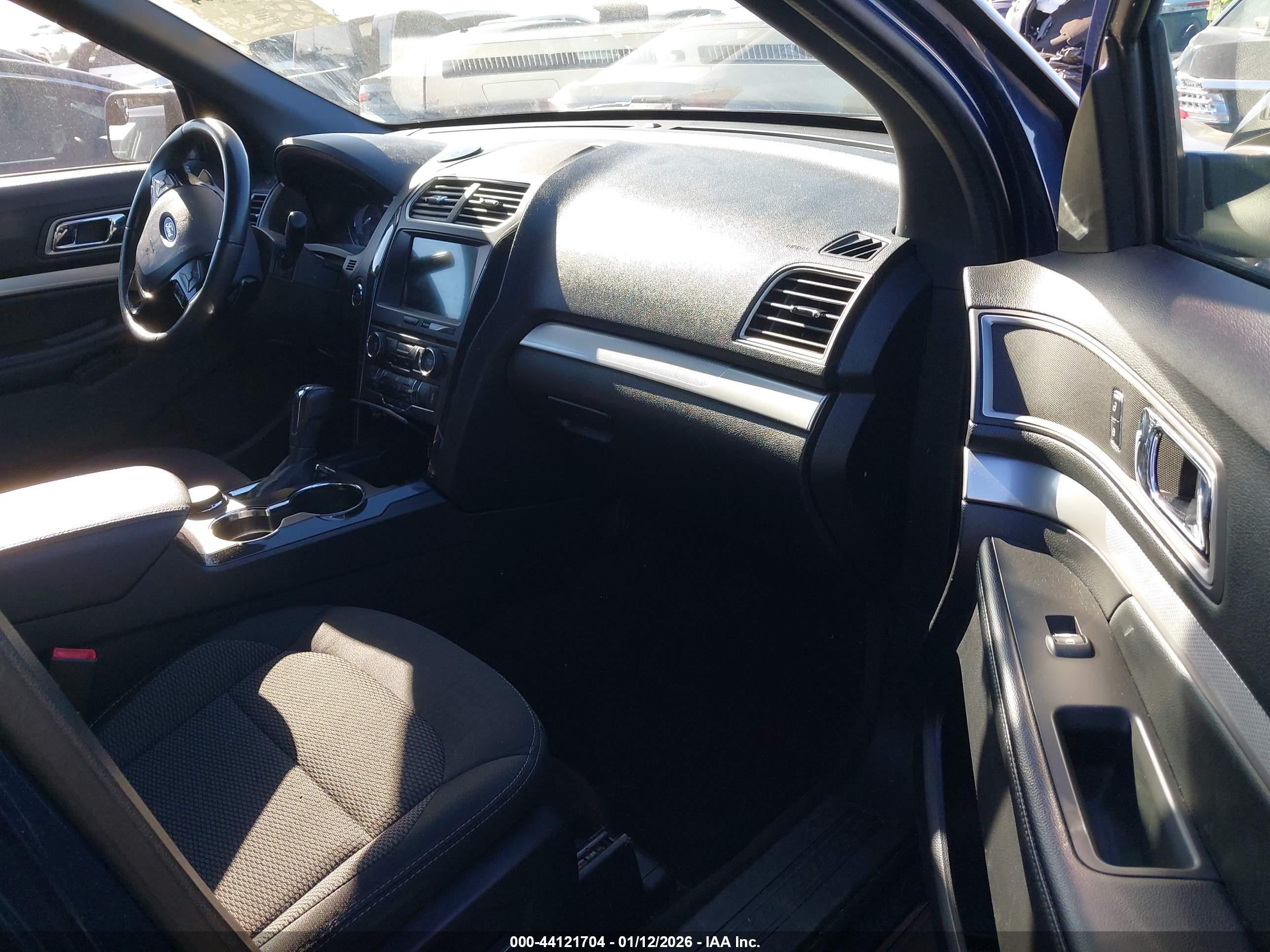 FORD EXPLORER image 5