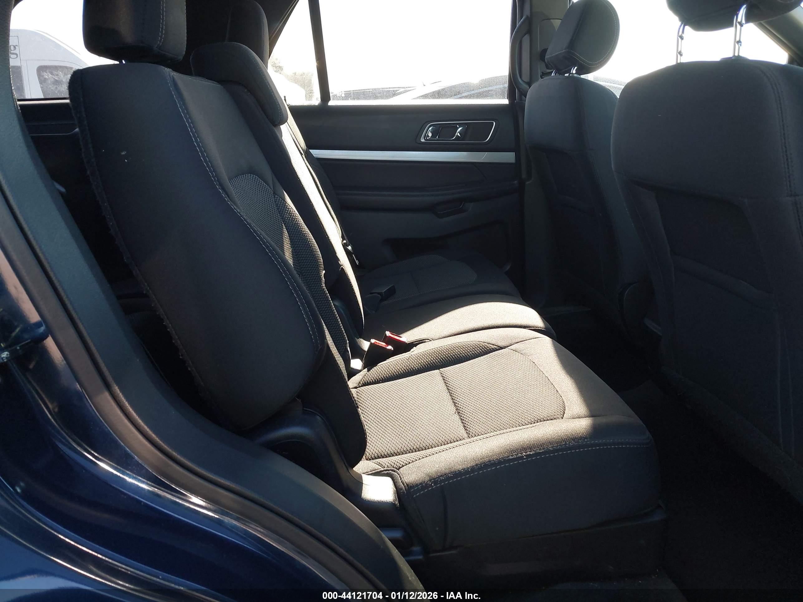 FORD EXPLORER image 8