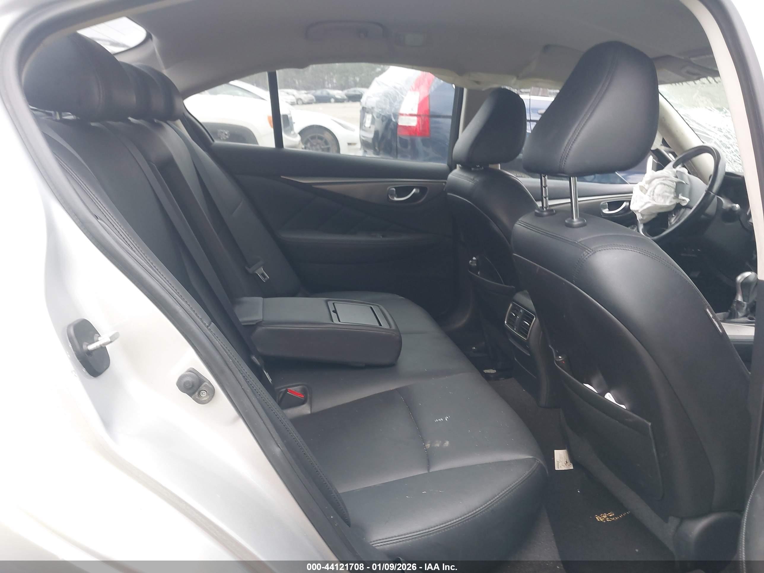 INFINITI Q50 image 8