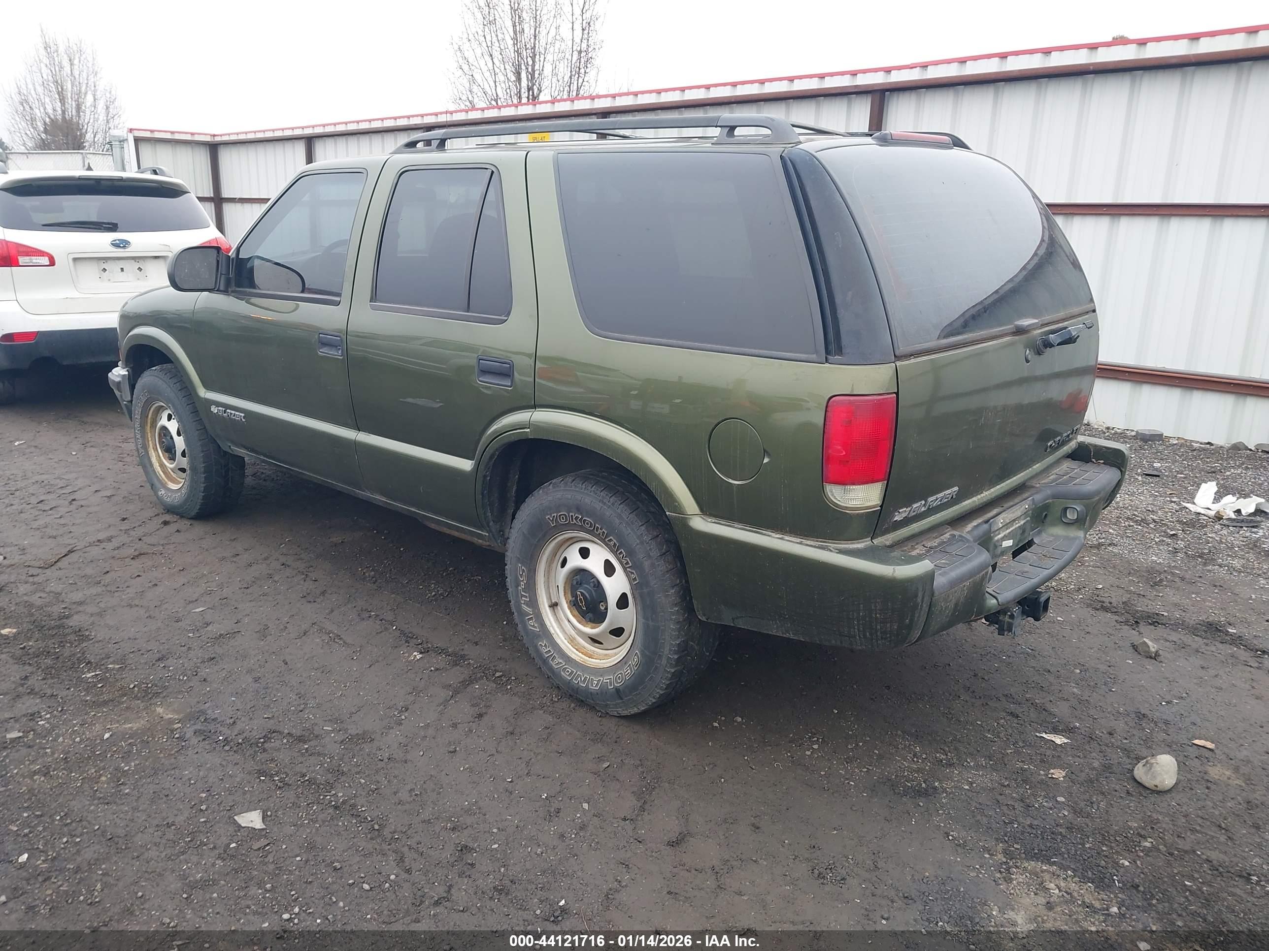 CHEVROLET BLAZER image 3
