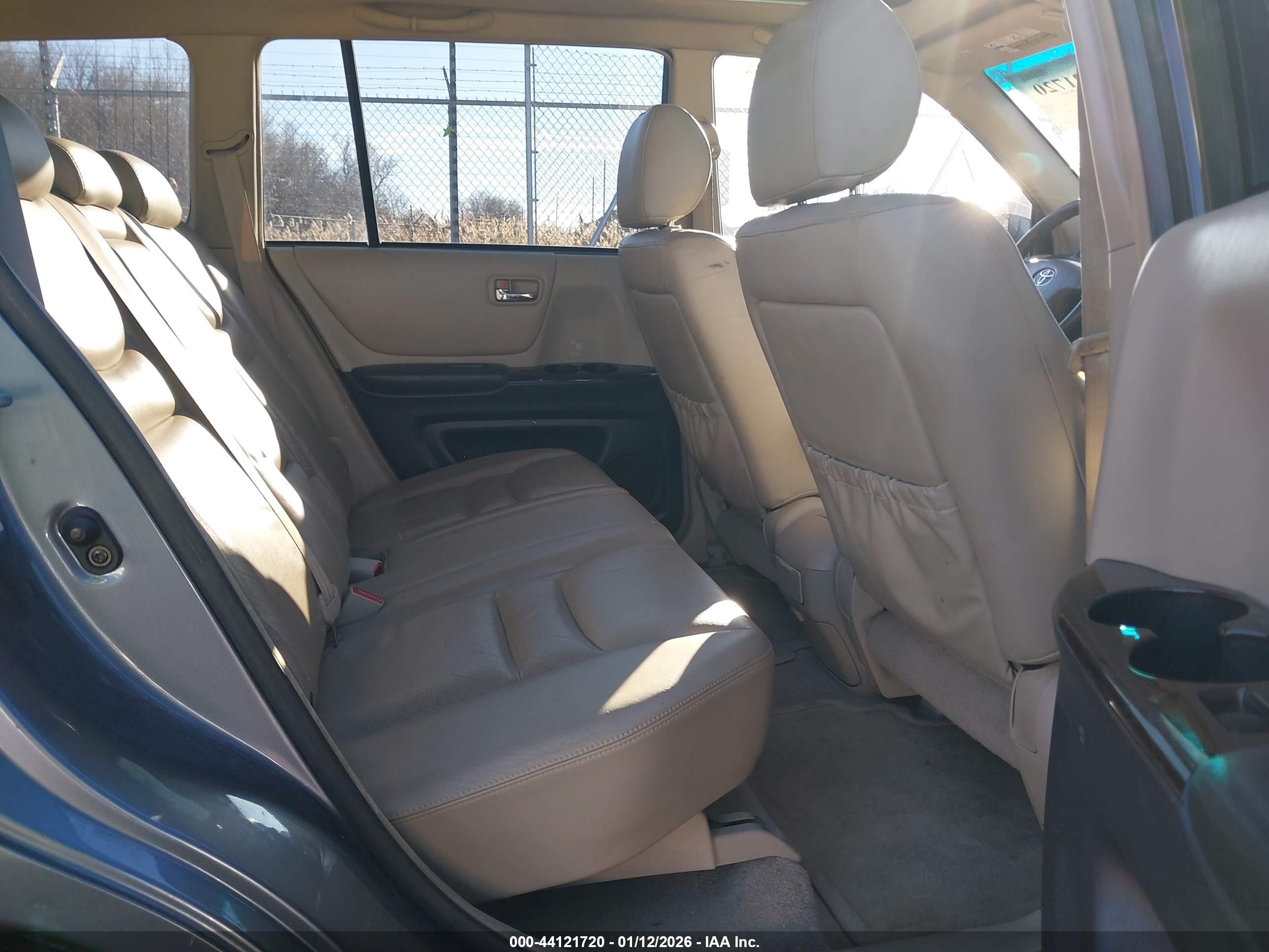 TOYOTA HIGHLANDER image 8