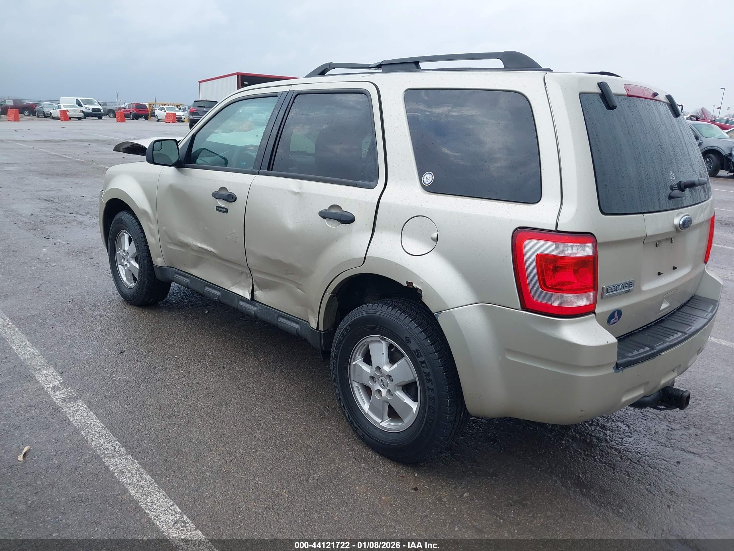 FORD ESCAPE image 3