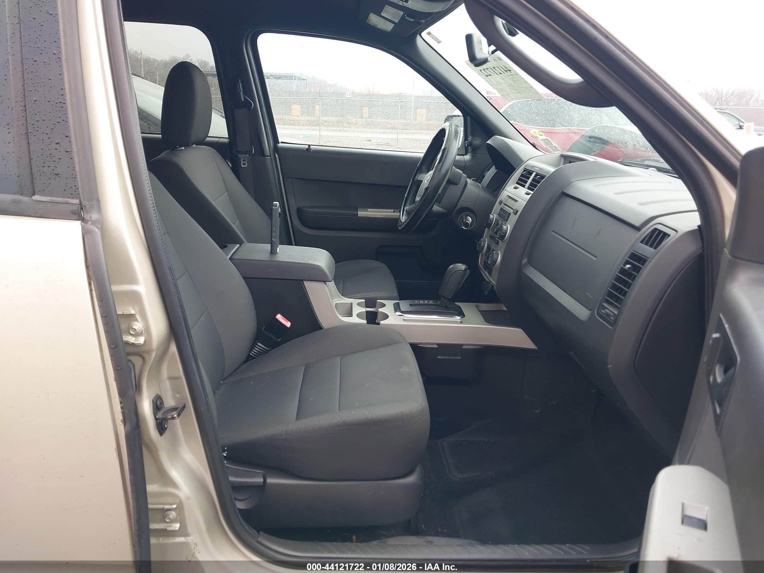 FORD ESCAPE image 5