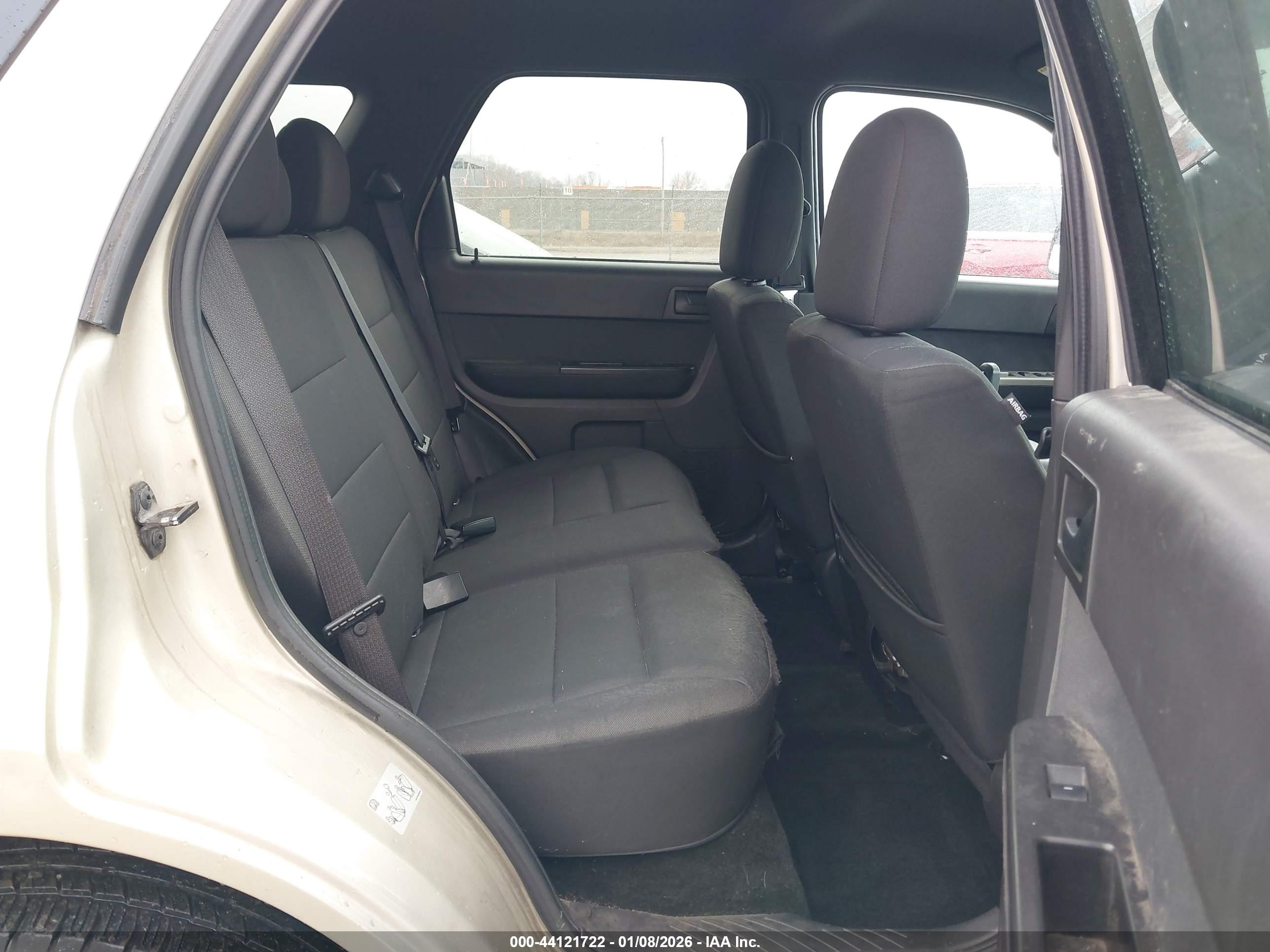 FORD ESCAPE image 8