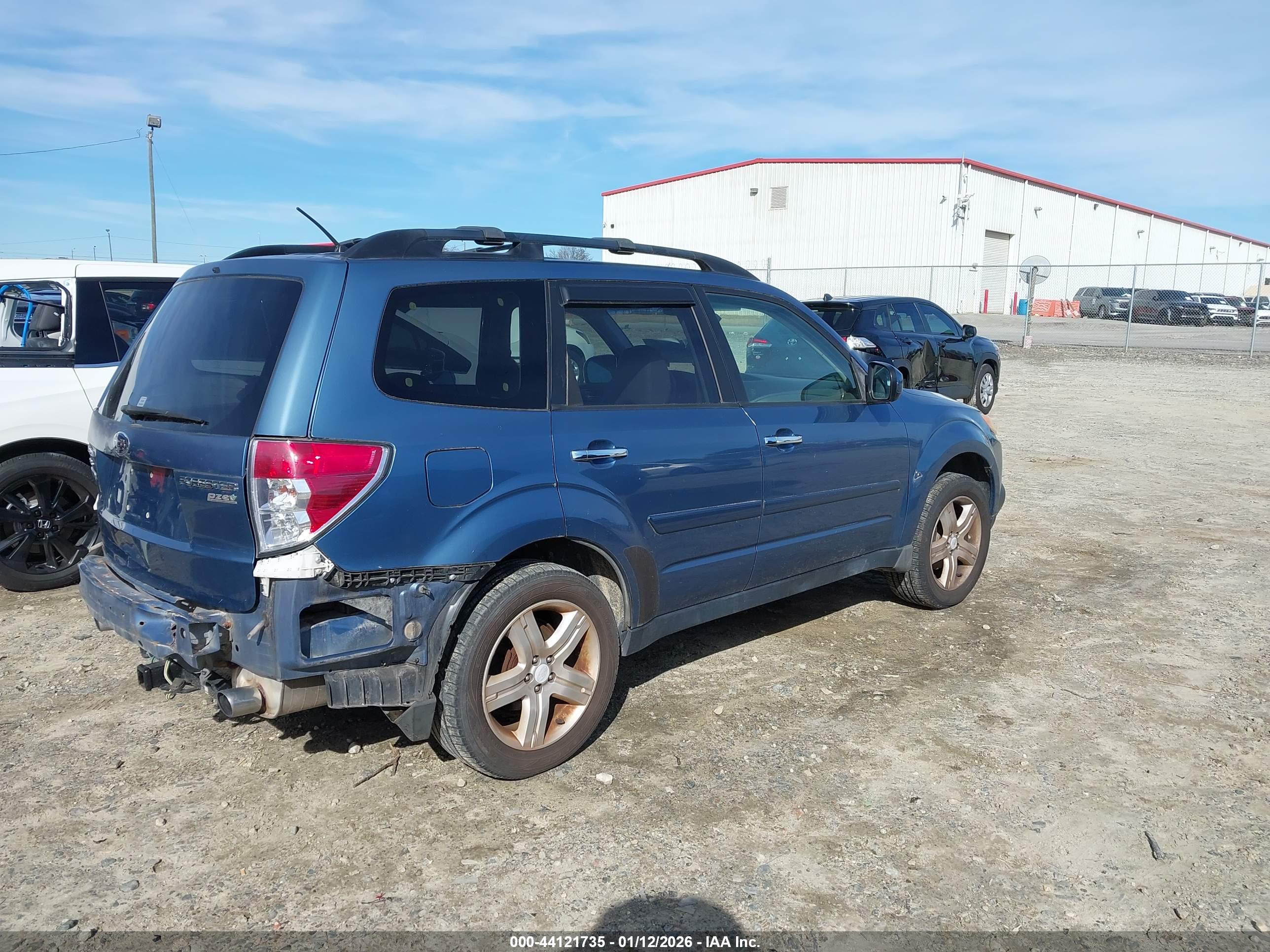 SUBARU FORESTER image 4