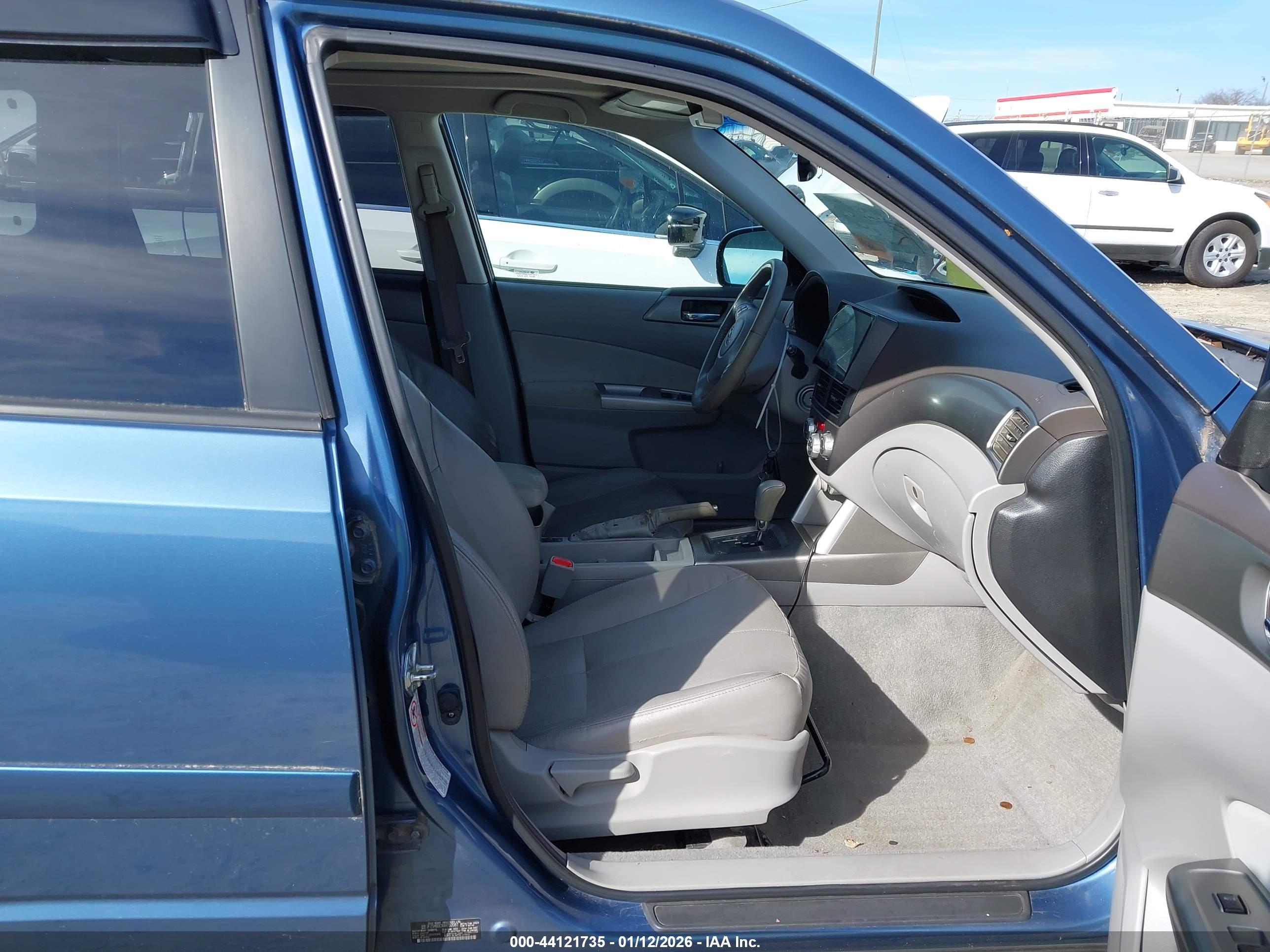 SUBARU FORESTER image 5