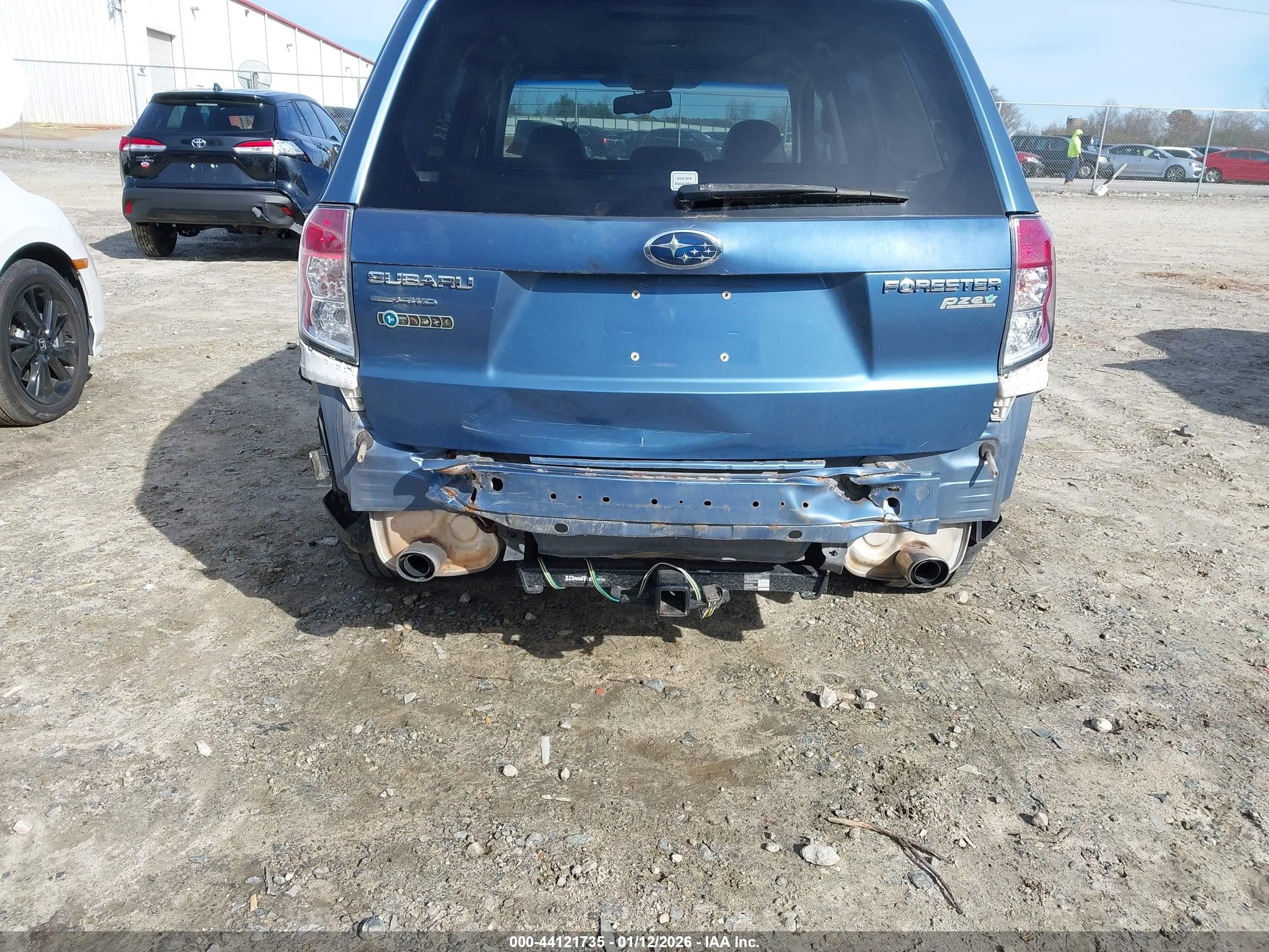 SUBARU FORESTER image 6