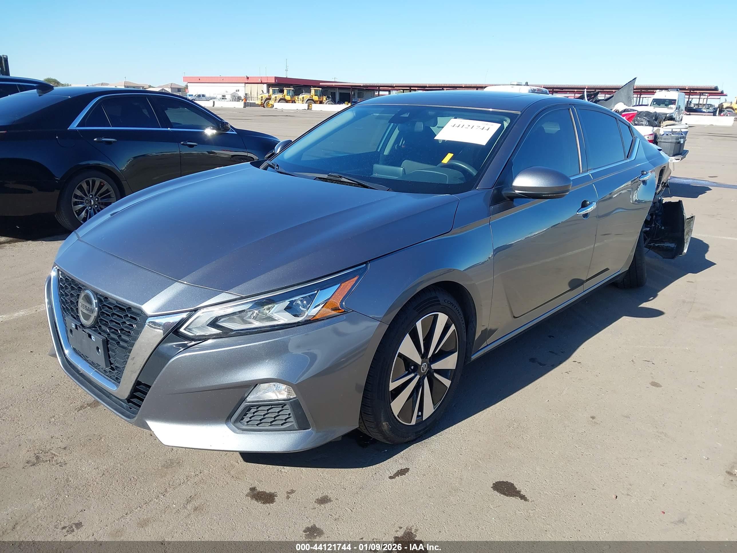 NISSAN ALTIMA image 2