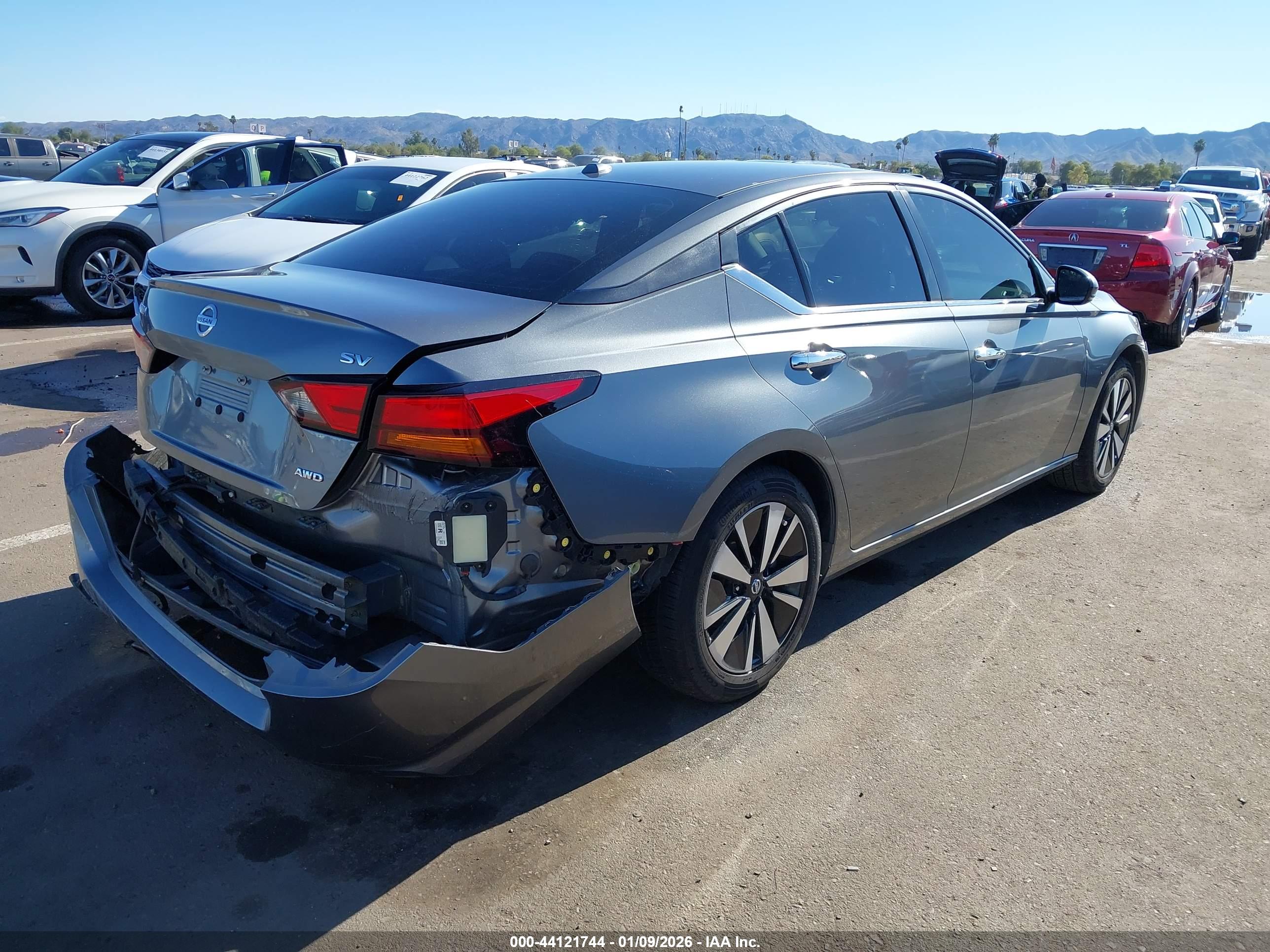 NISSAN ALTIMA image 4